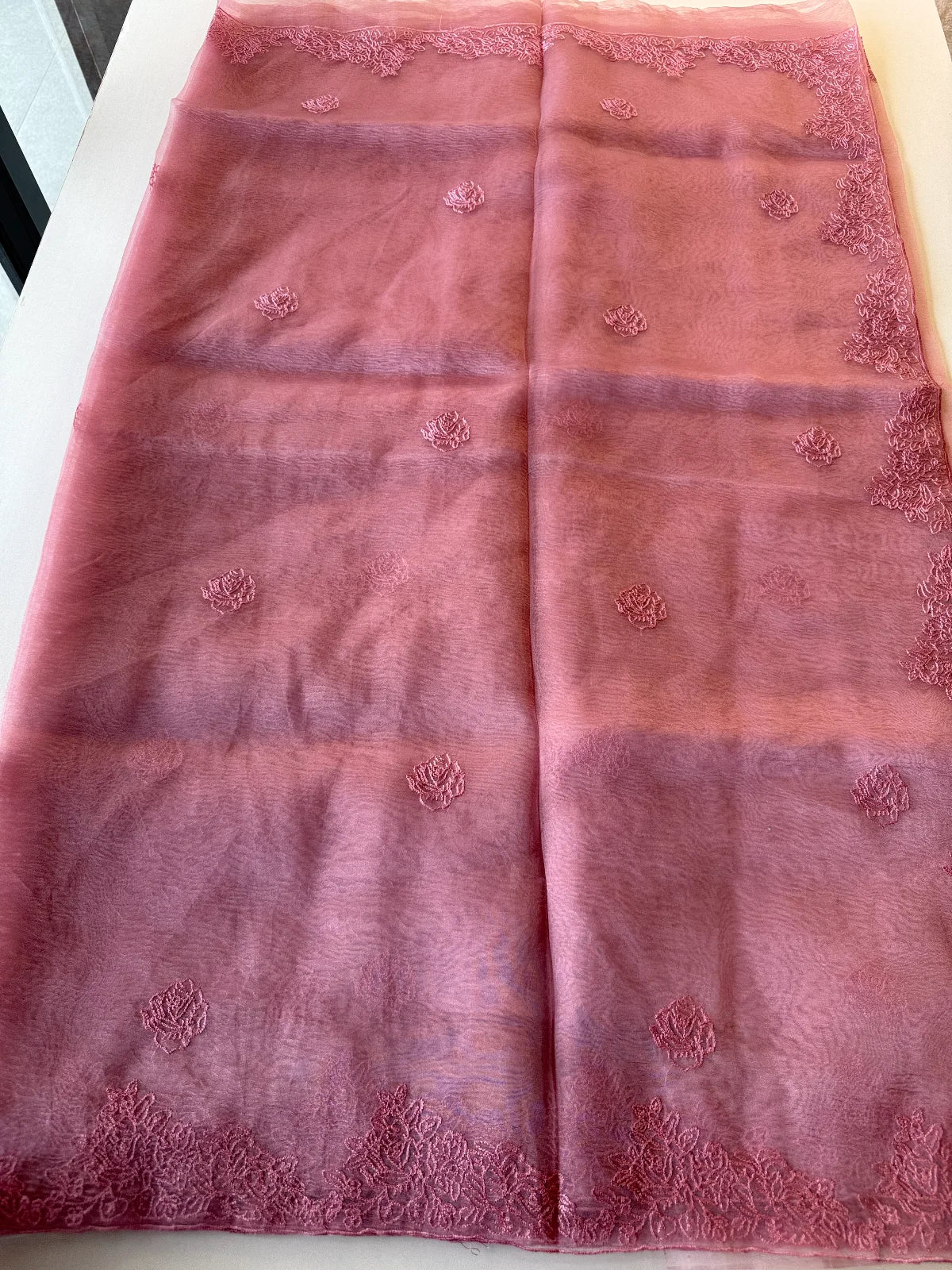 Crushed tissue with organza blend /CM051