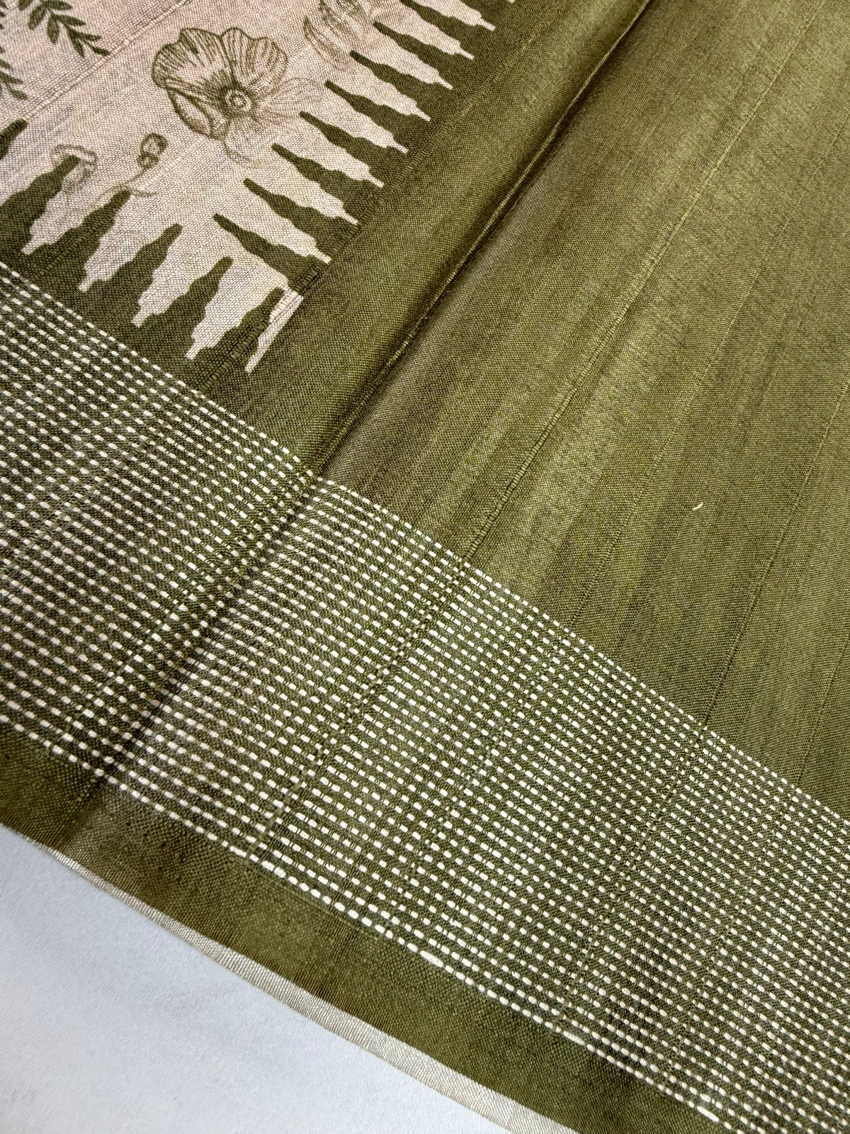 Semi Silk Saree / 1175