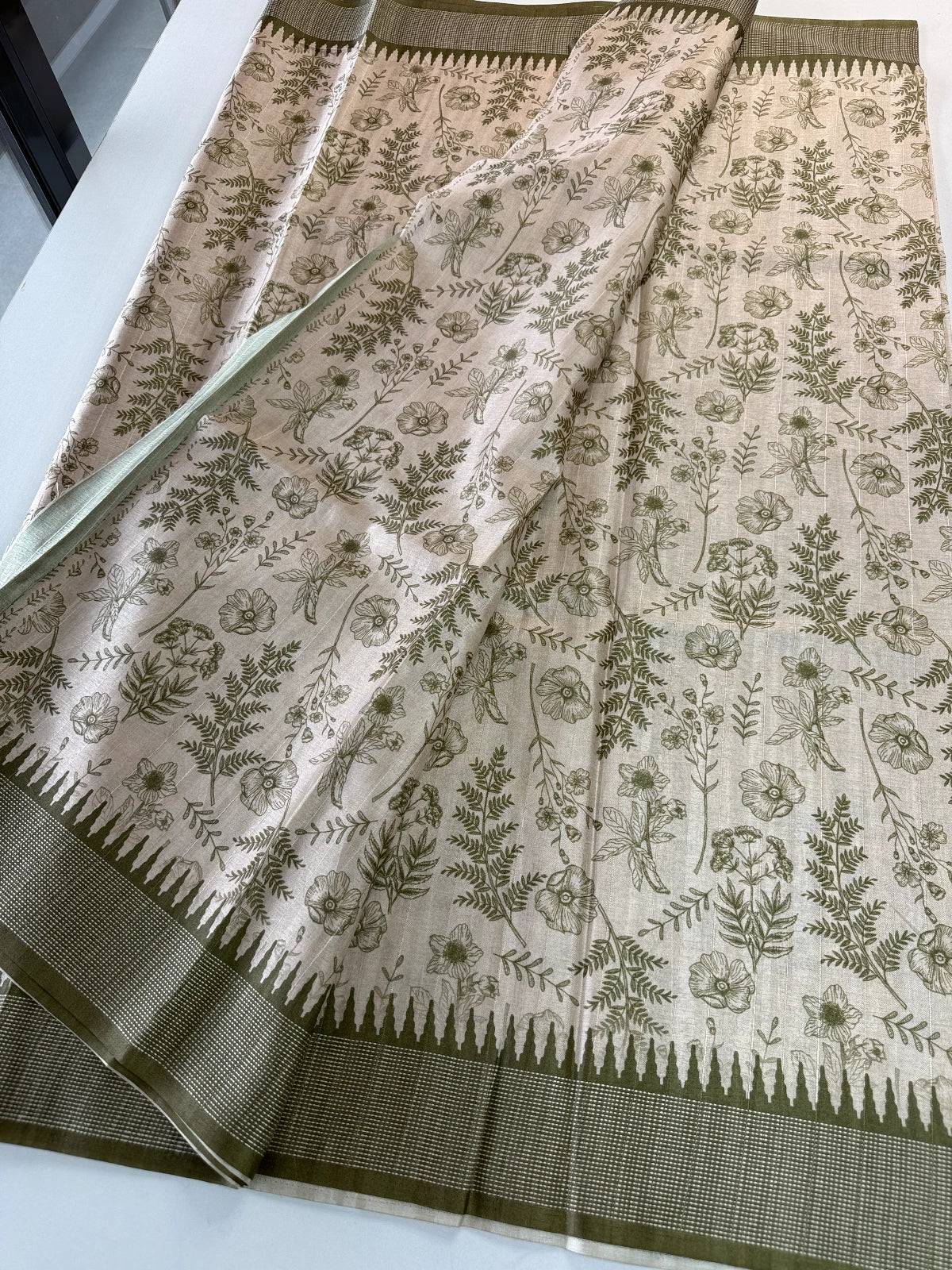 Semi Silk Saree / 1175