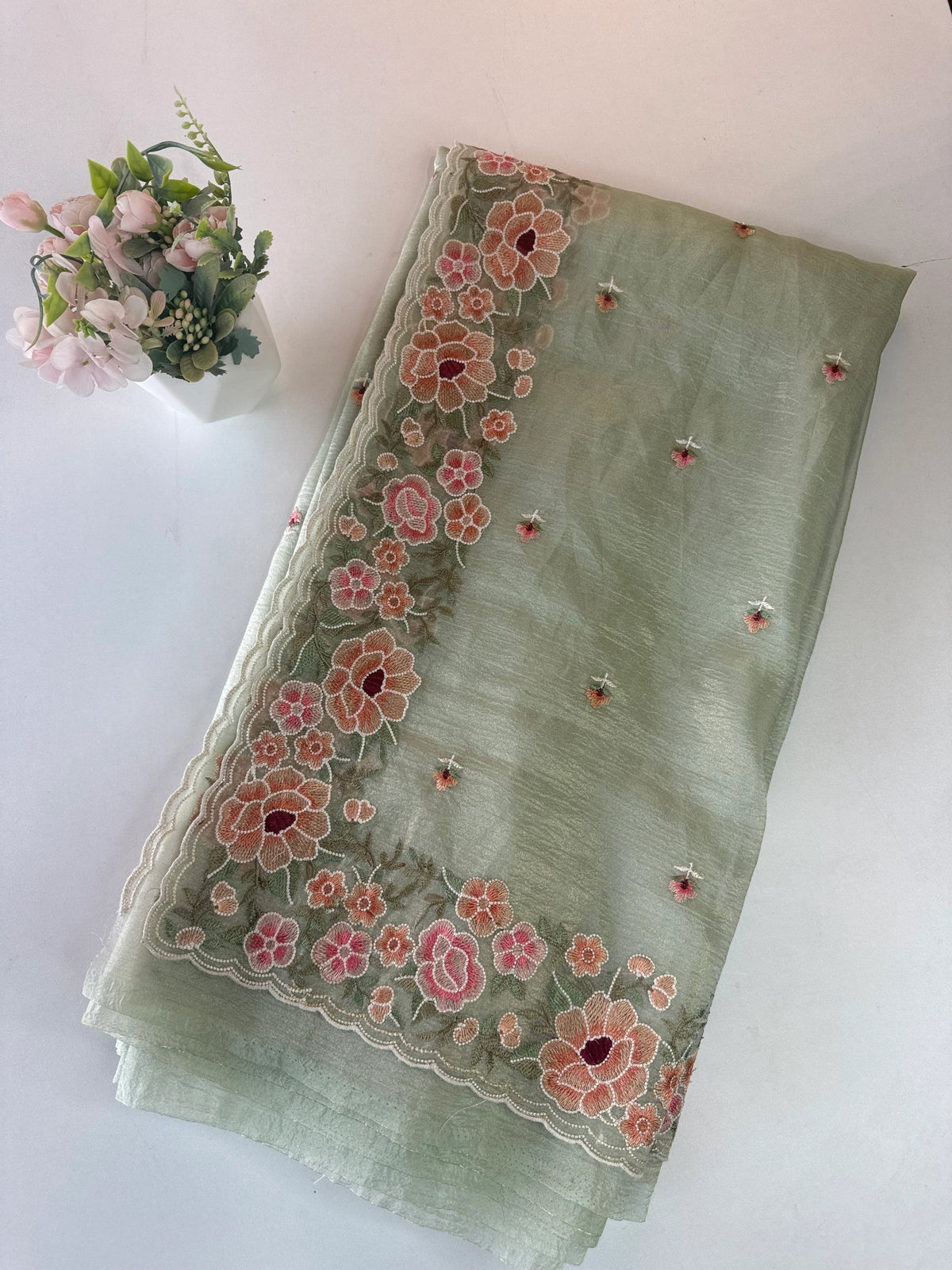 Platinum crushed Oragnza saree/BB519