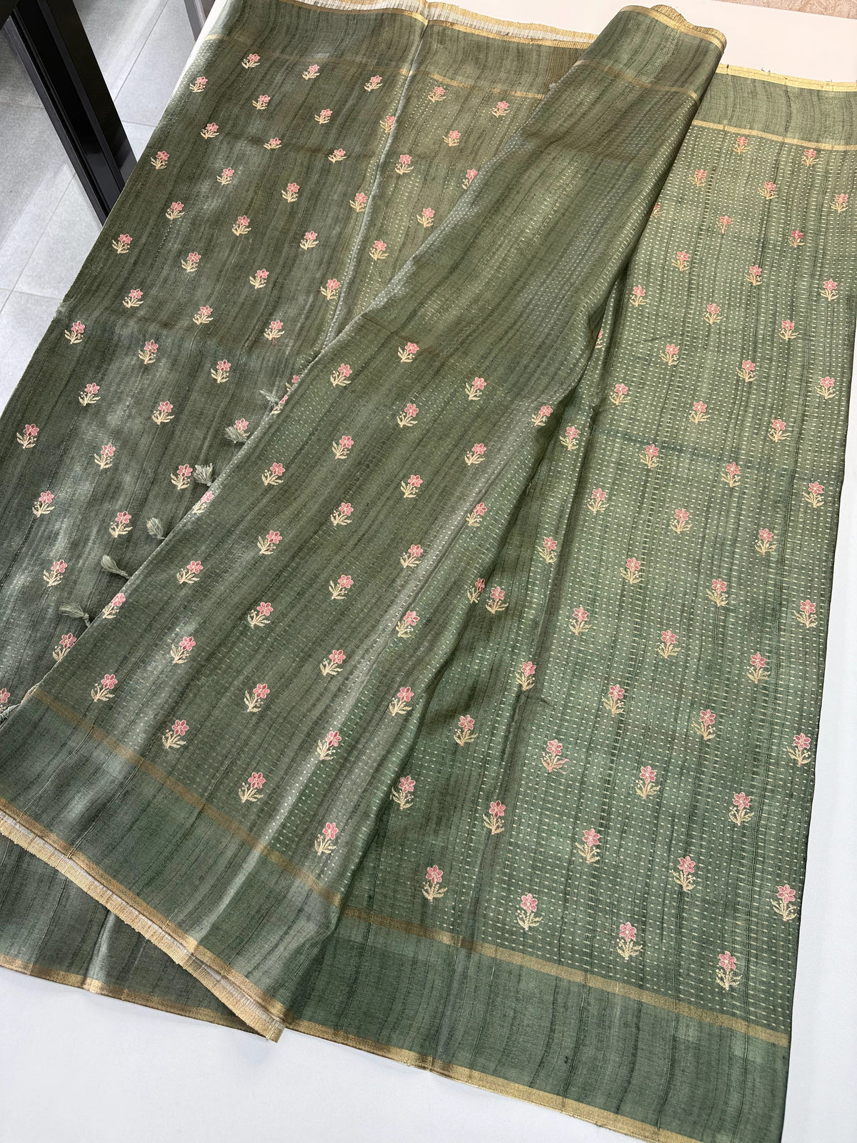 Soft semi Tussar / FG402