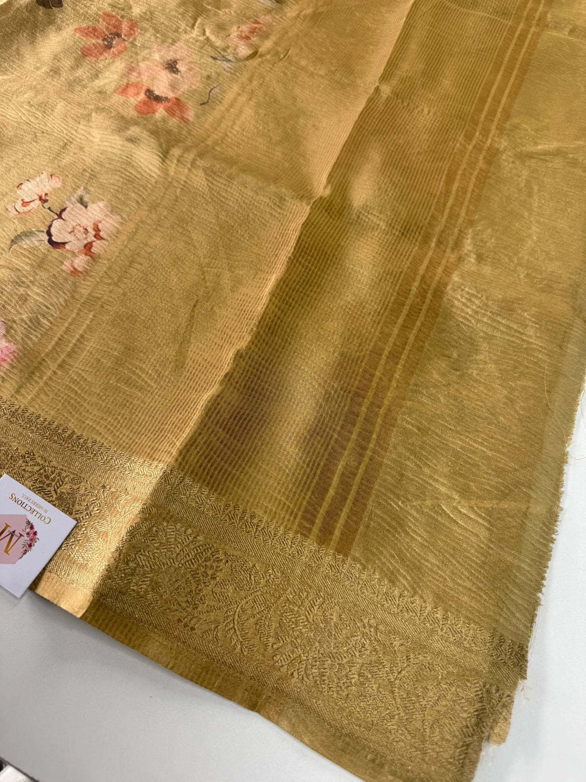 Flowy tissue saree / 229