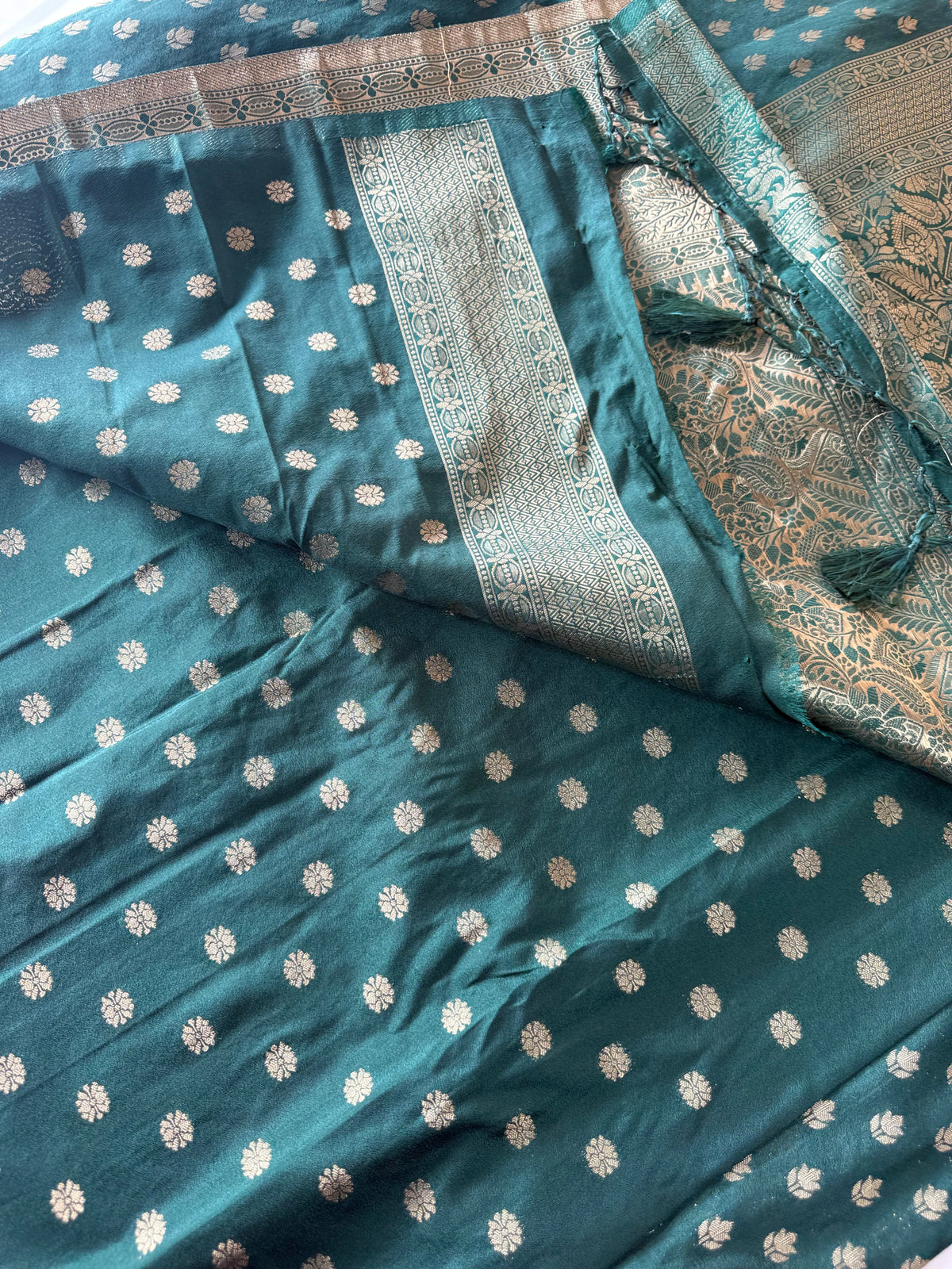 Georgette Banarasi/TAR02