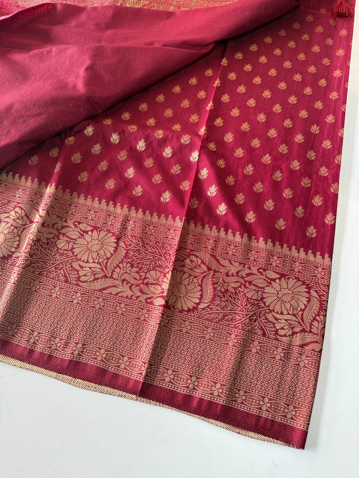 Georgette Banarasi/TAR02