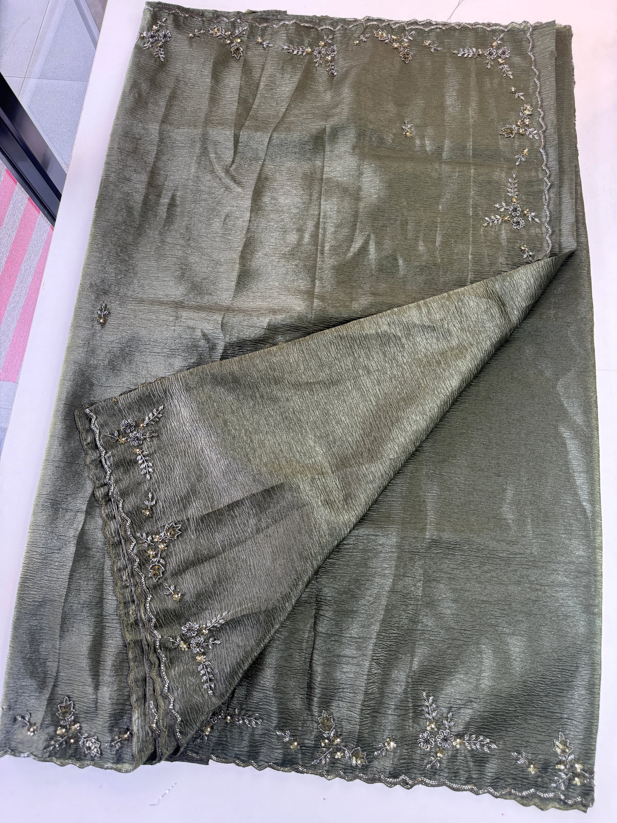 Crushed crape saree/HW324