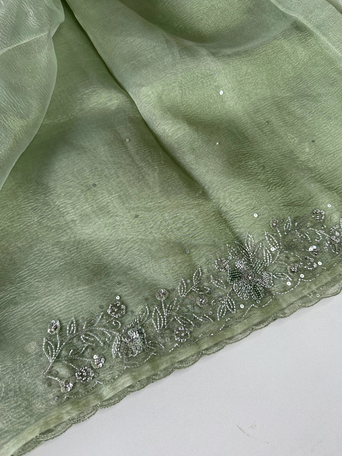 Crushed Tissue / HW129