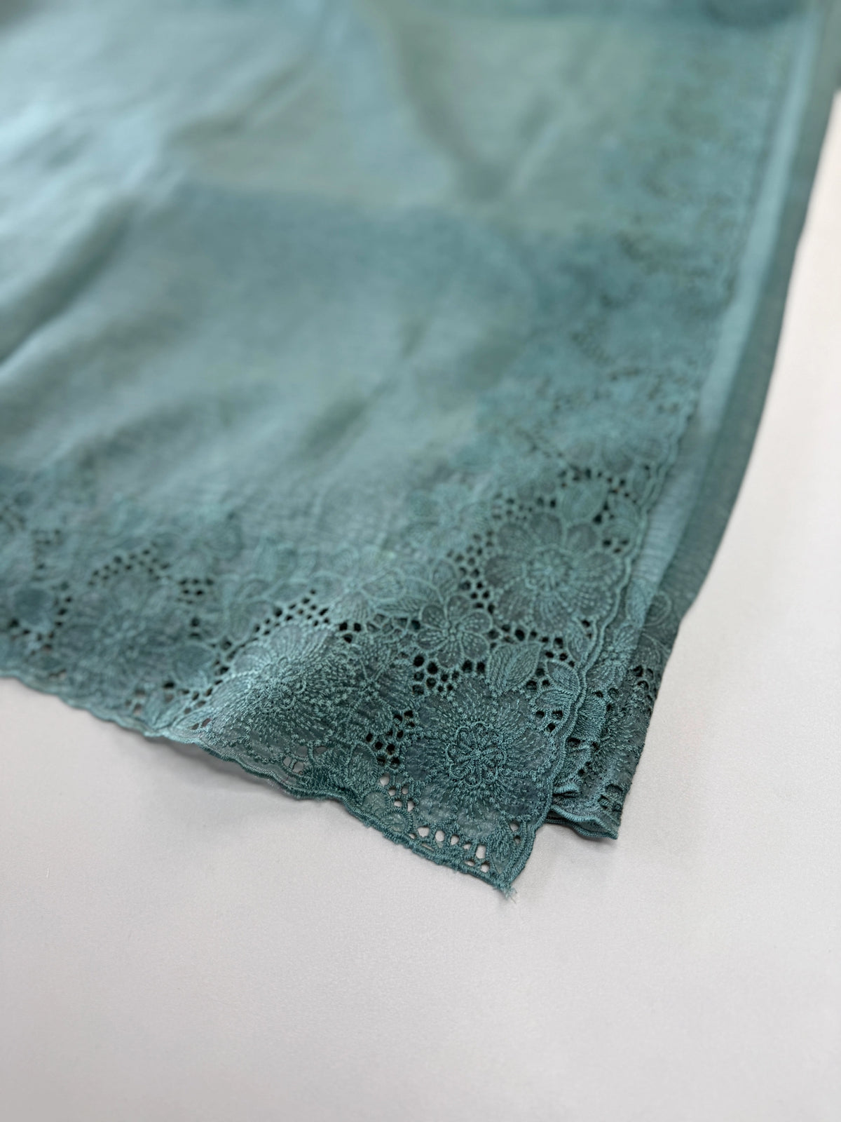 Crushed crape Saree/ CW053