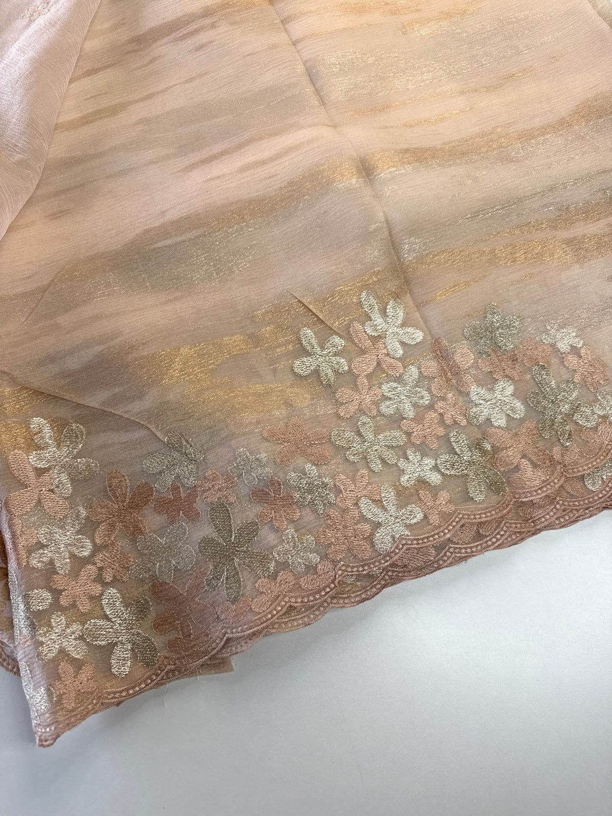 Foil textured crushed Organza/W767