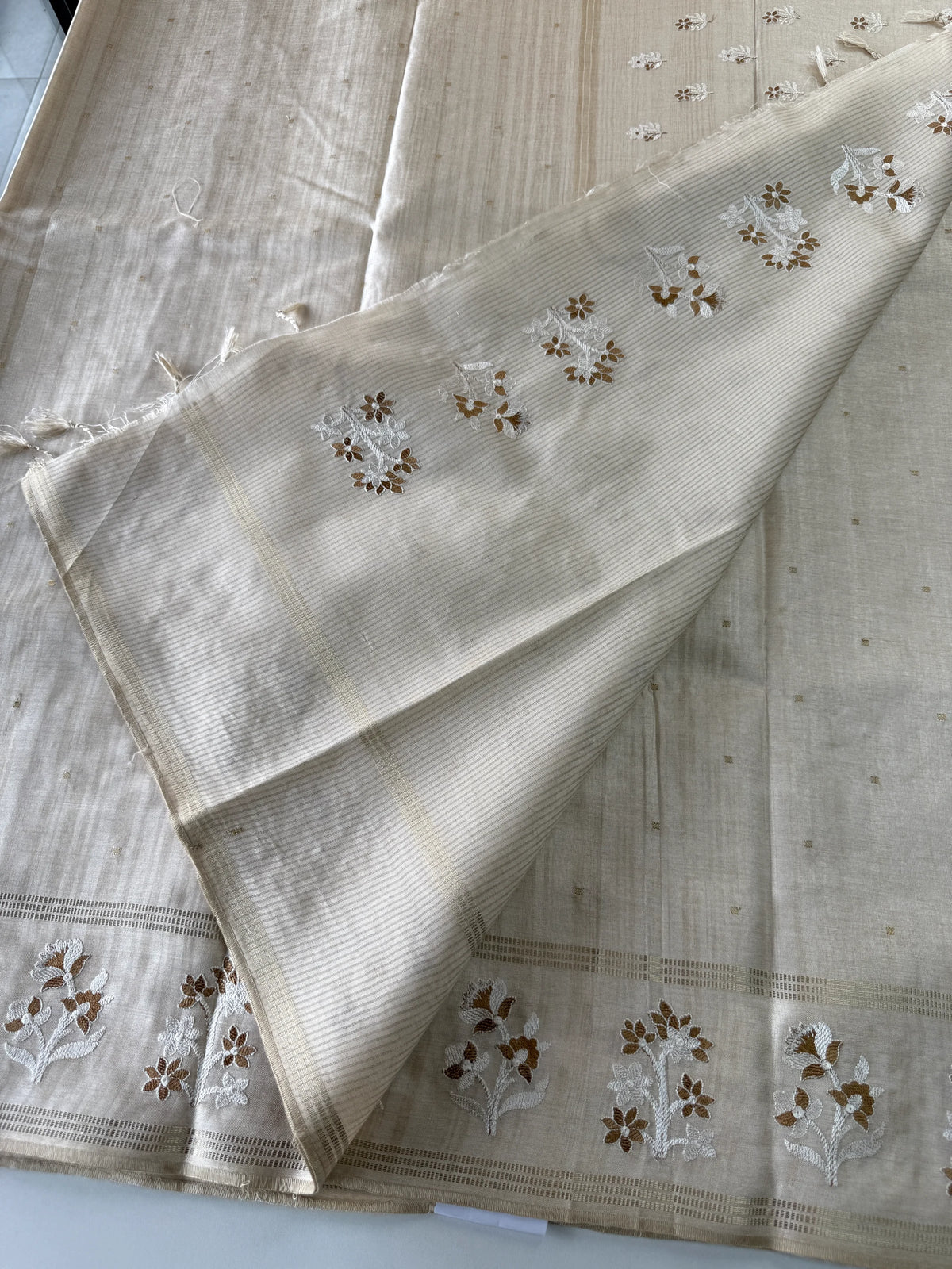 Soft semi Tussar saree / GD371