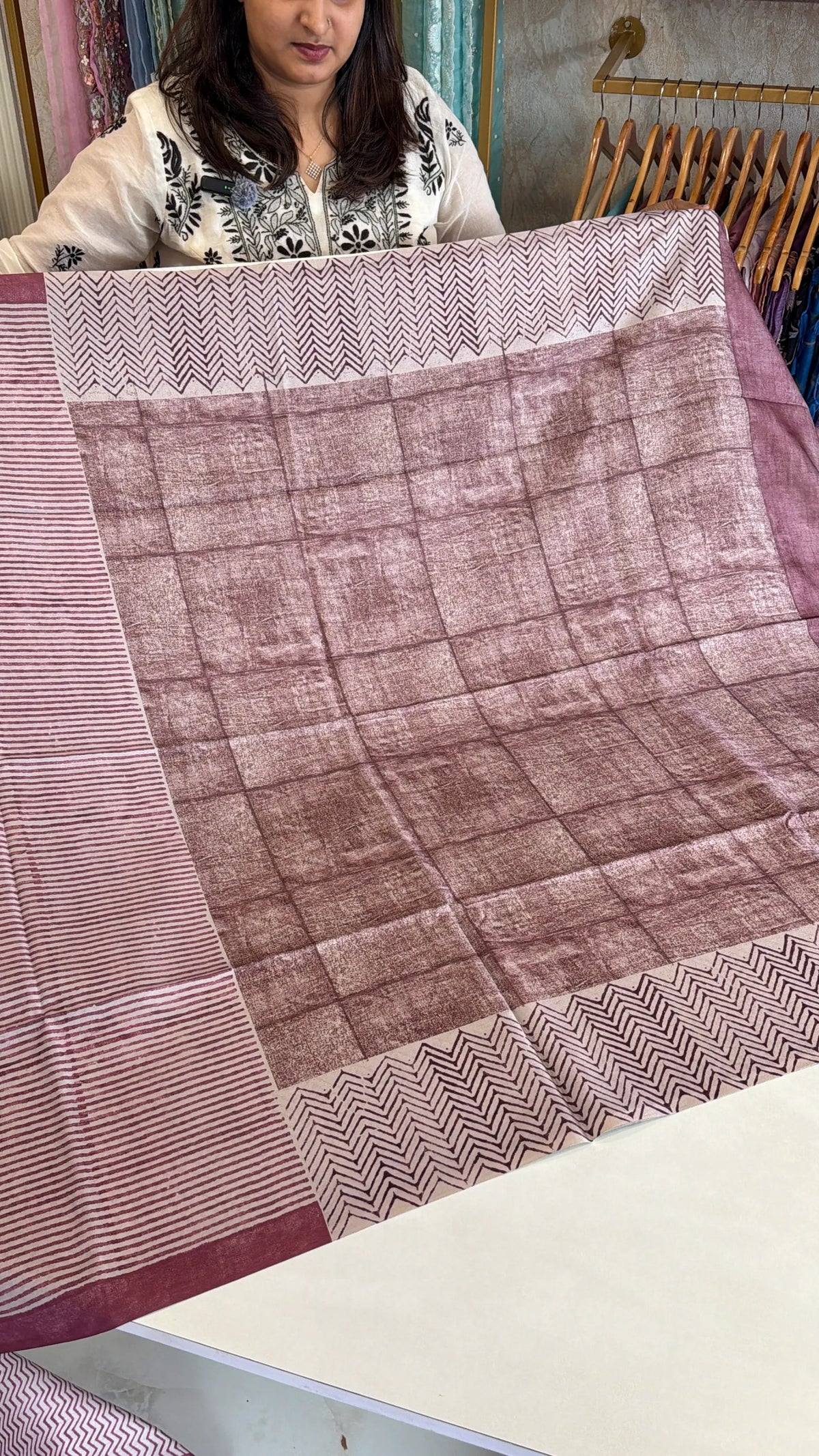 Semi silk finished Saree/ STS804