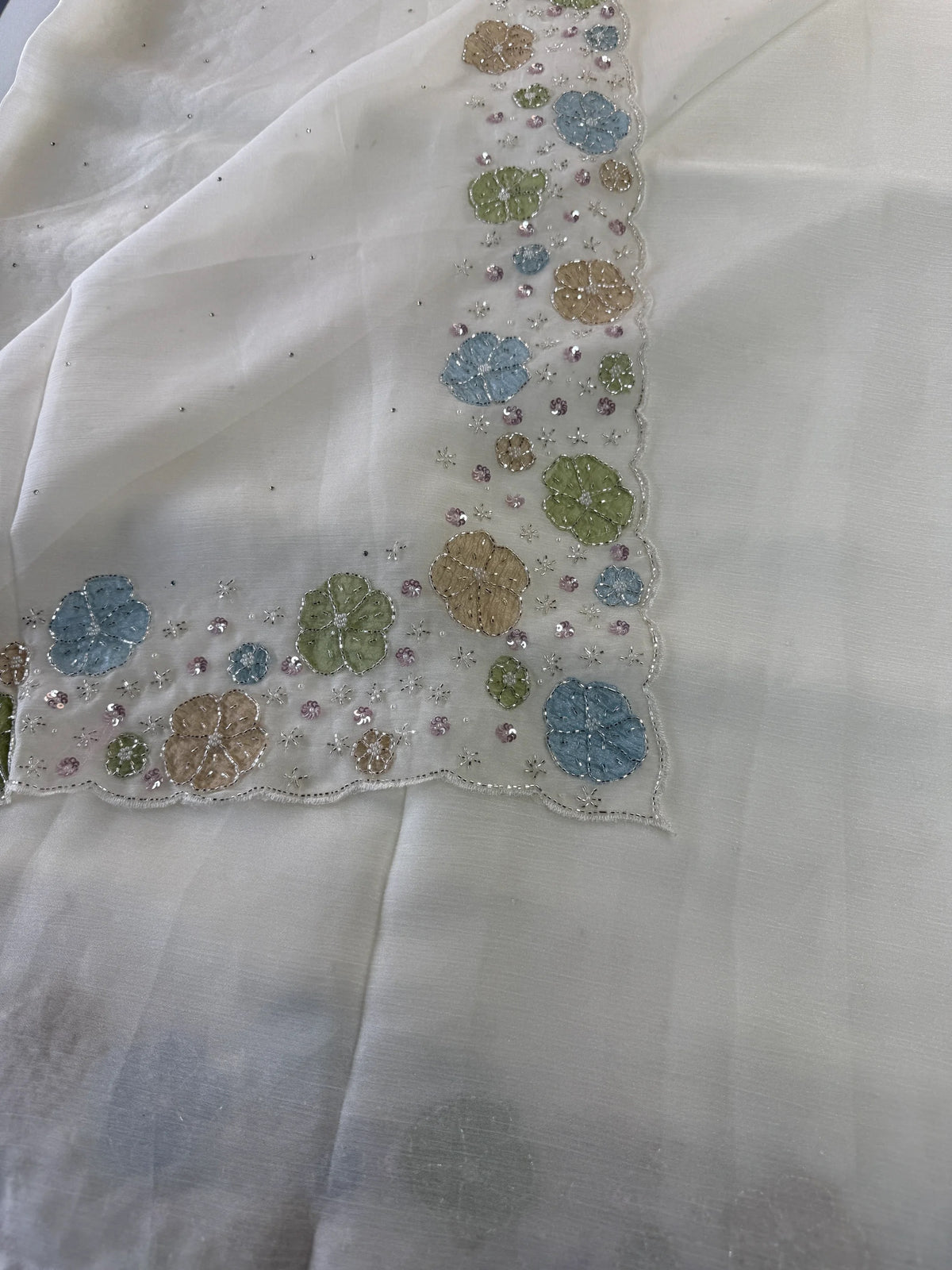 Crushed crape Saree/ HW725