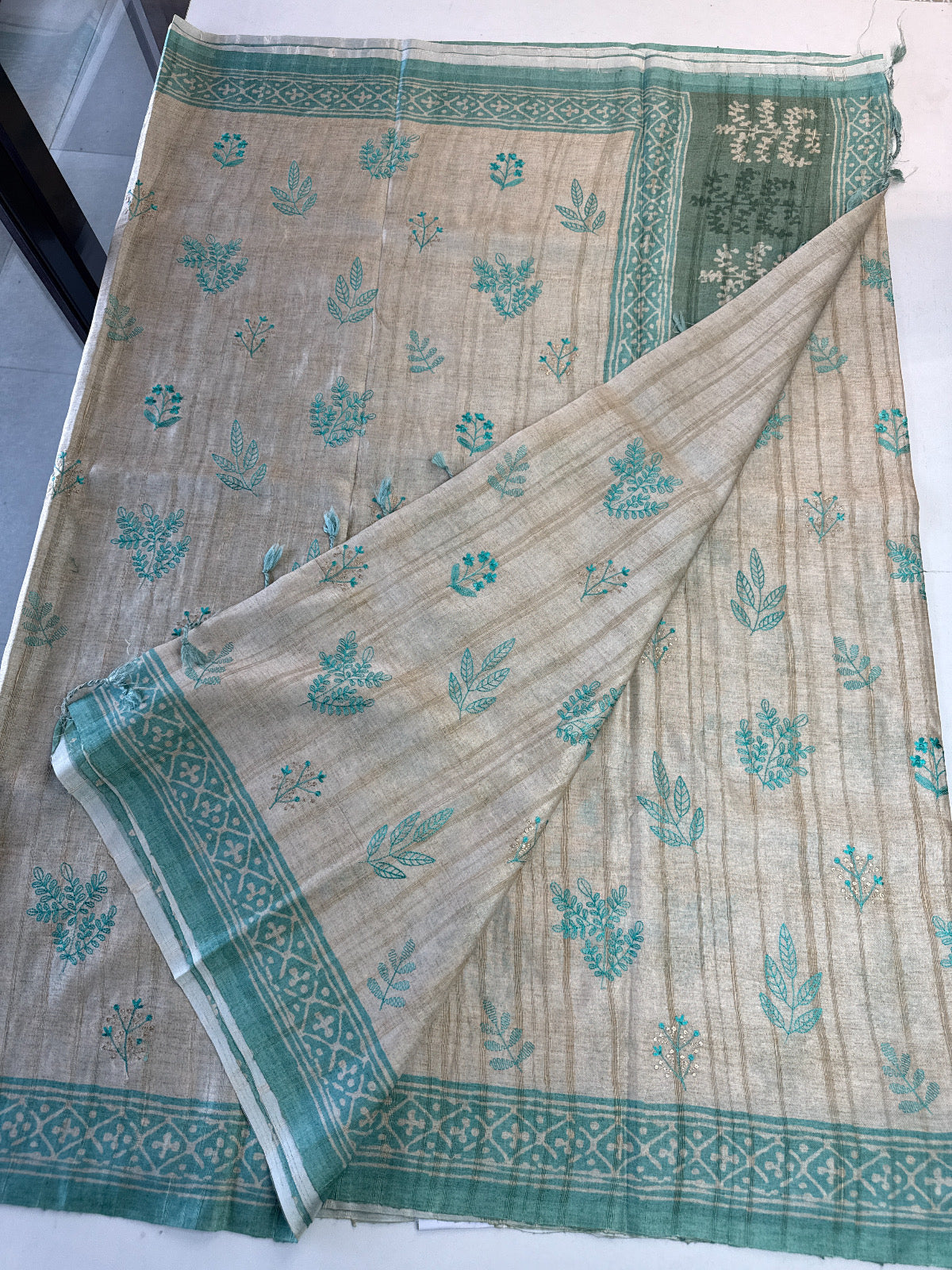 Soft seminTussar Saree/ D523