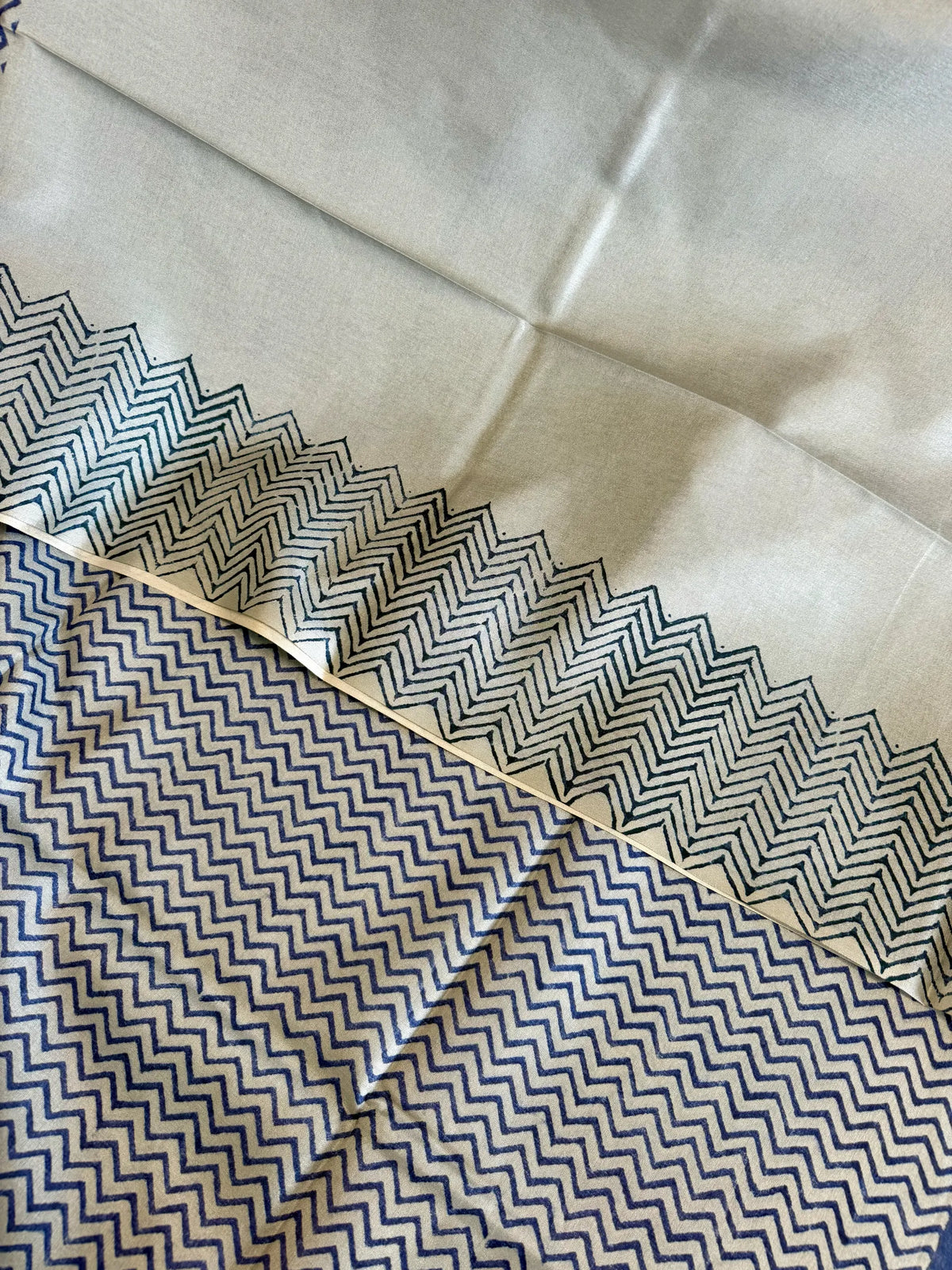 Semi silk finished Saree/ STS804