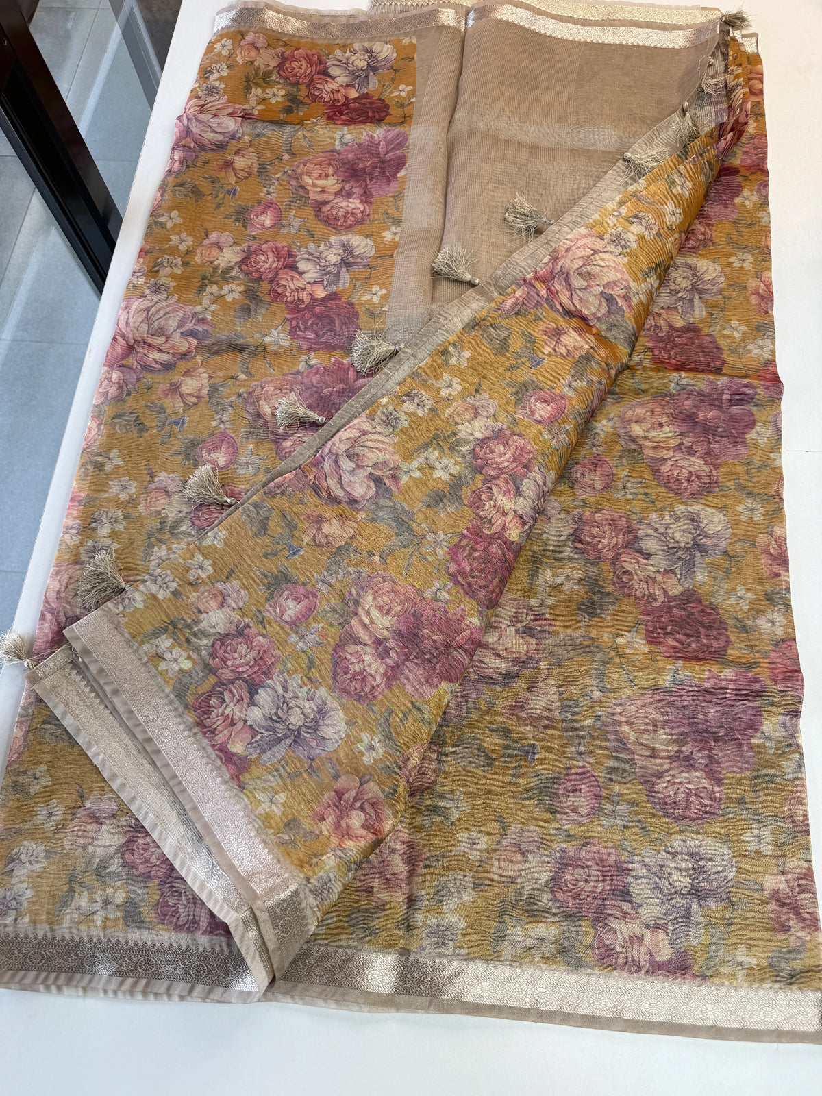 Crushed Tissue Saree / RU687