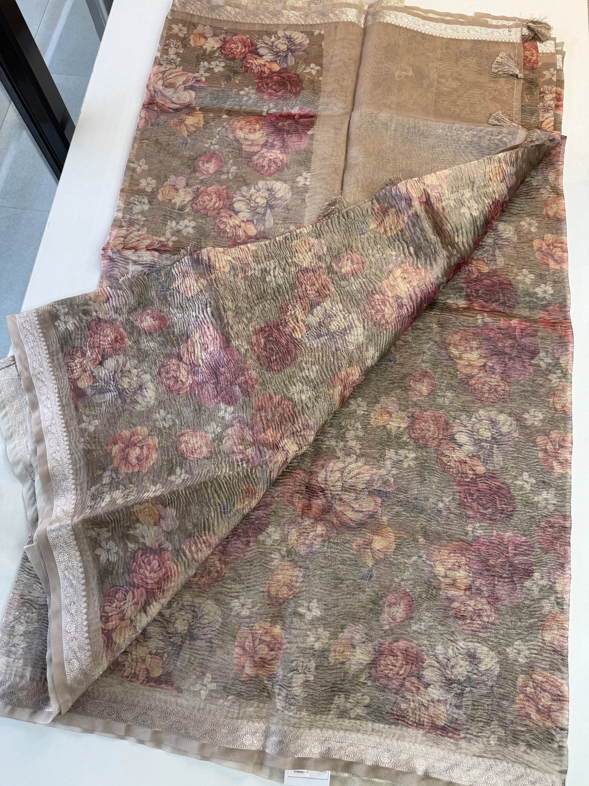 Crushed Tissue Saree / RU687