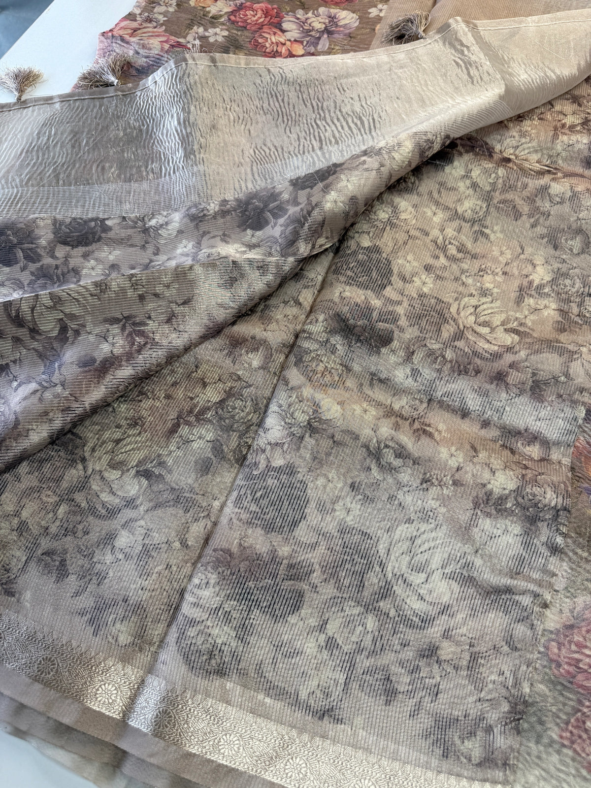 Crushed Tissue Saree / RU687
