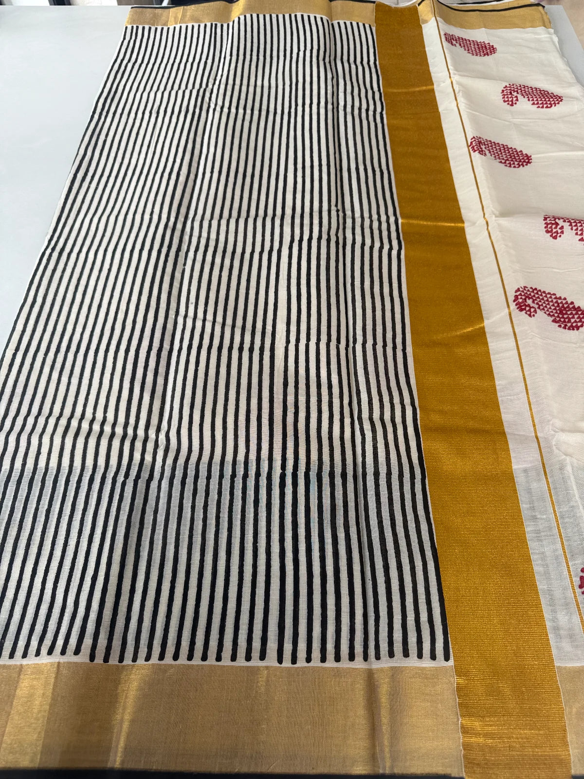 Onam / black strips