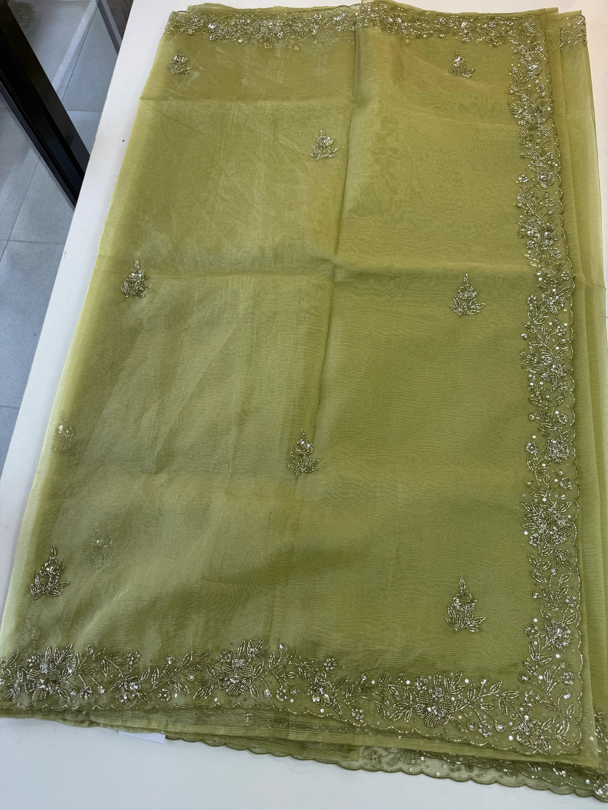 Crushed Tissue / HW129