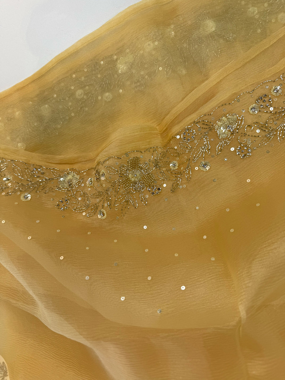 Crushed Tissue / HW129