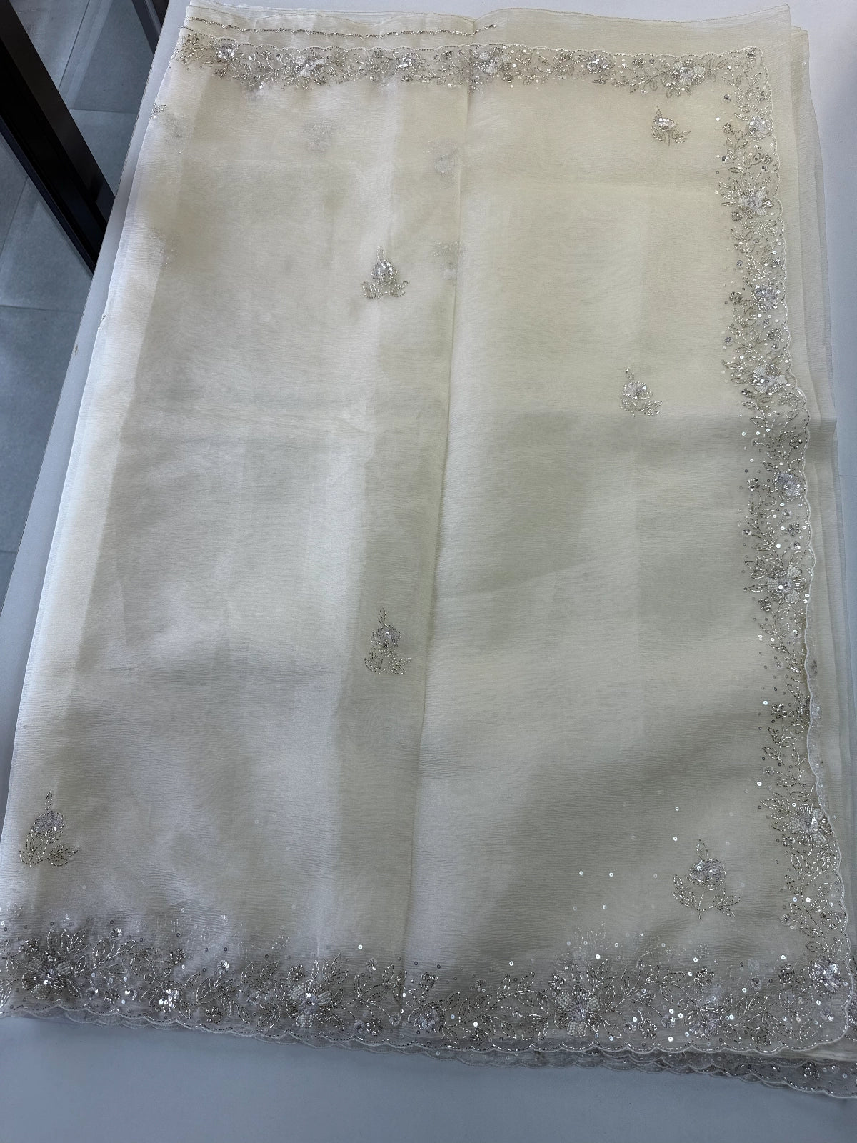 Crushed Tissue / HW129