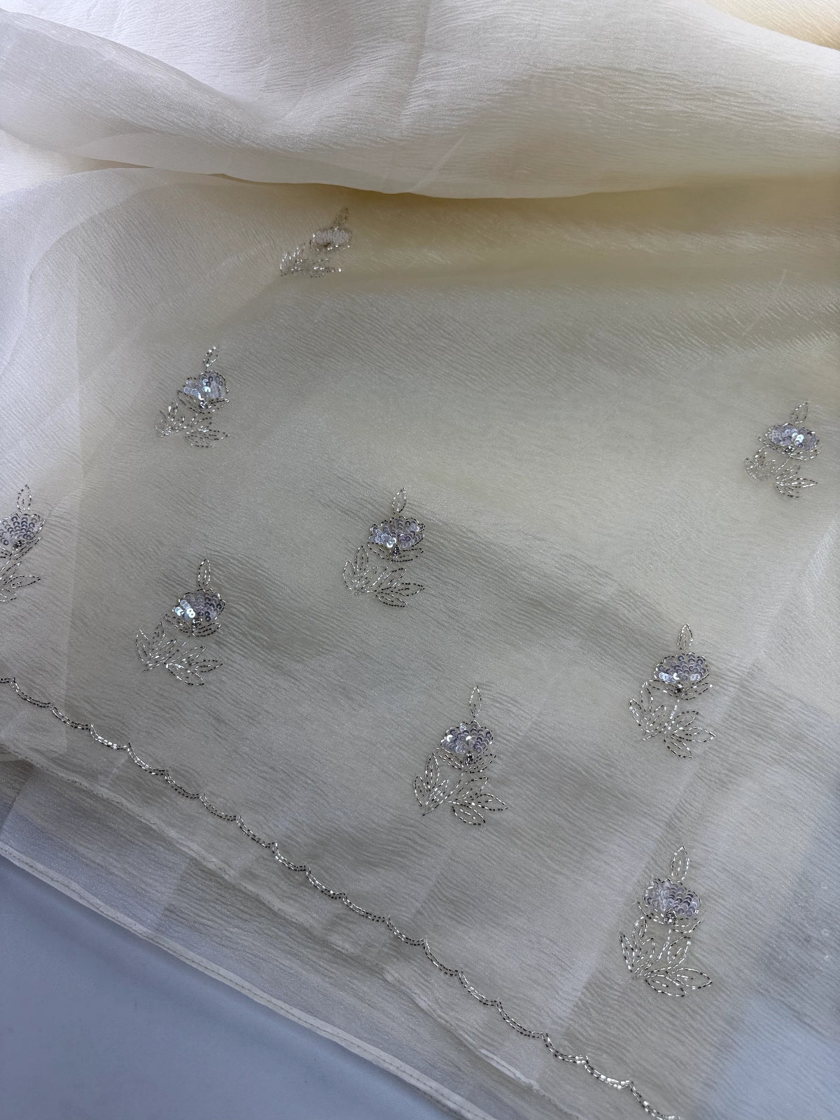 Crushed Tissue / HW129