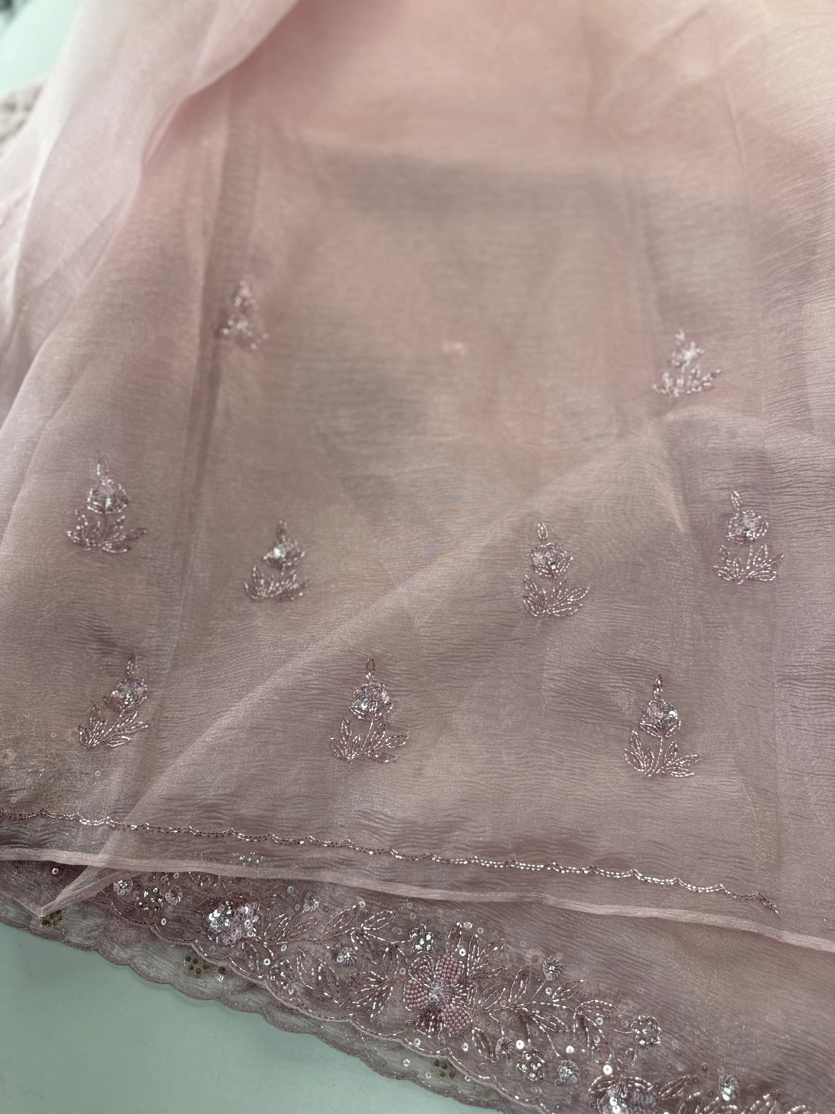 Crushed Tissue / HW129