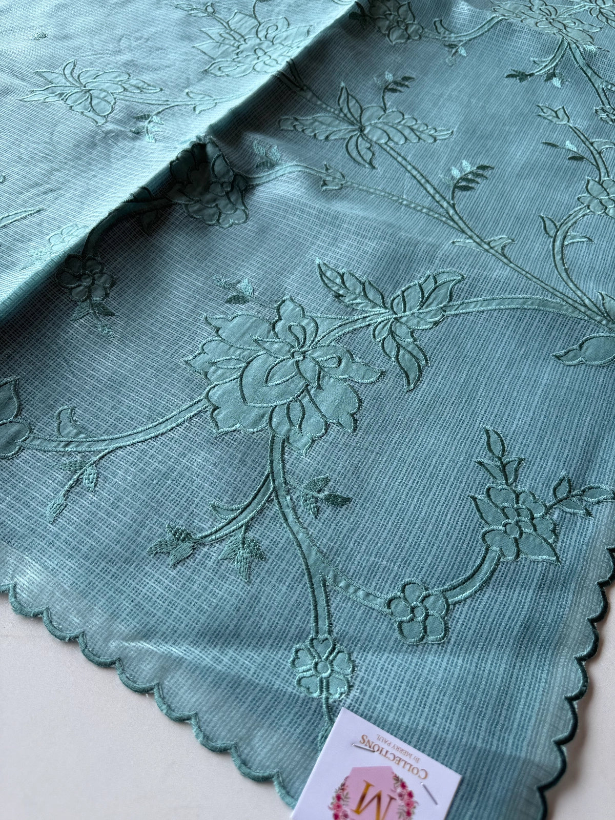 Silky Kotta / D5037