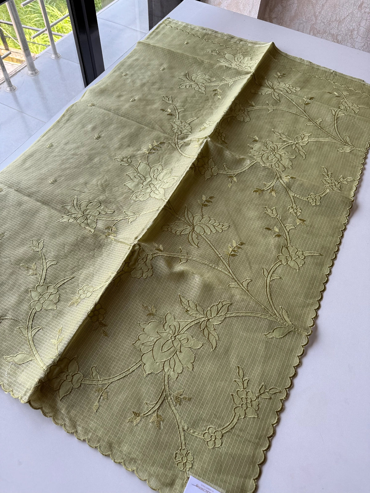Silky Kotta / D5037