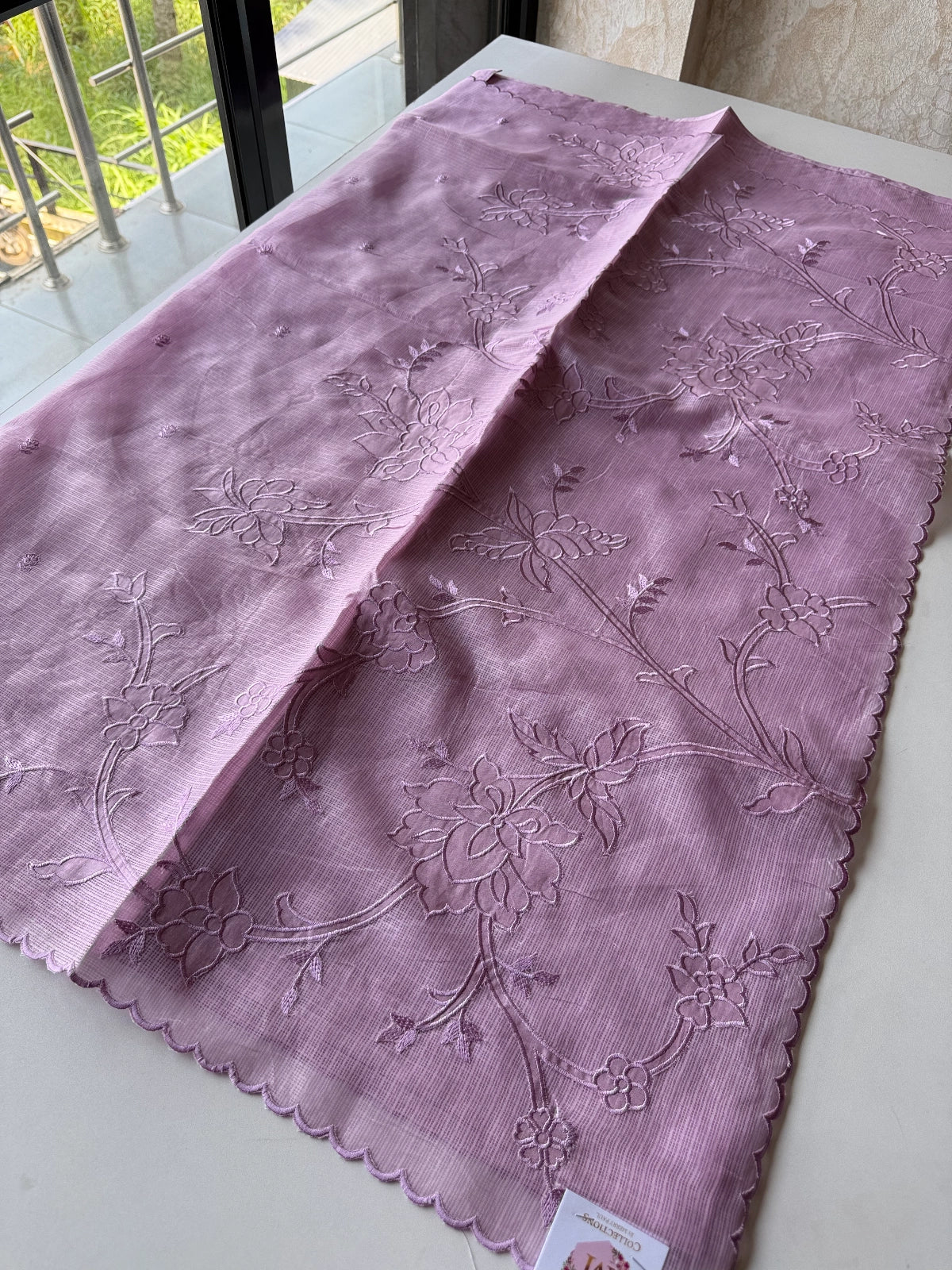 Silky Kotta / D5037