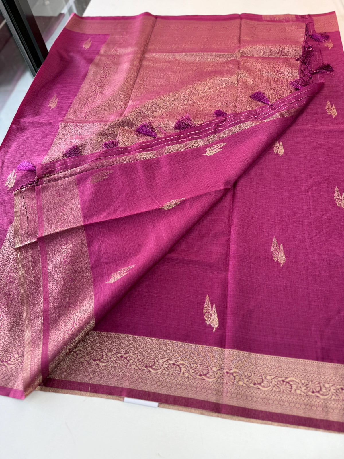 Semi silk Banarasi weaved saree/JFS55
