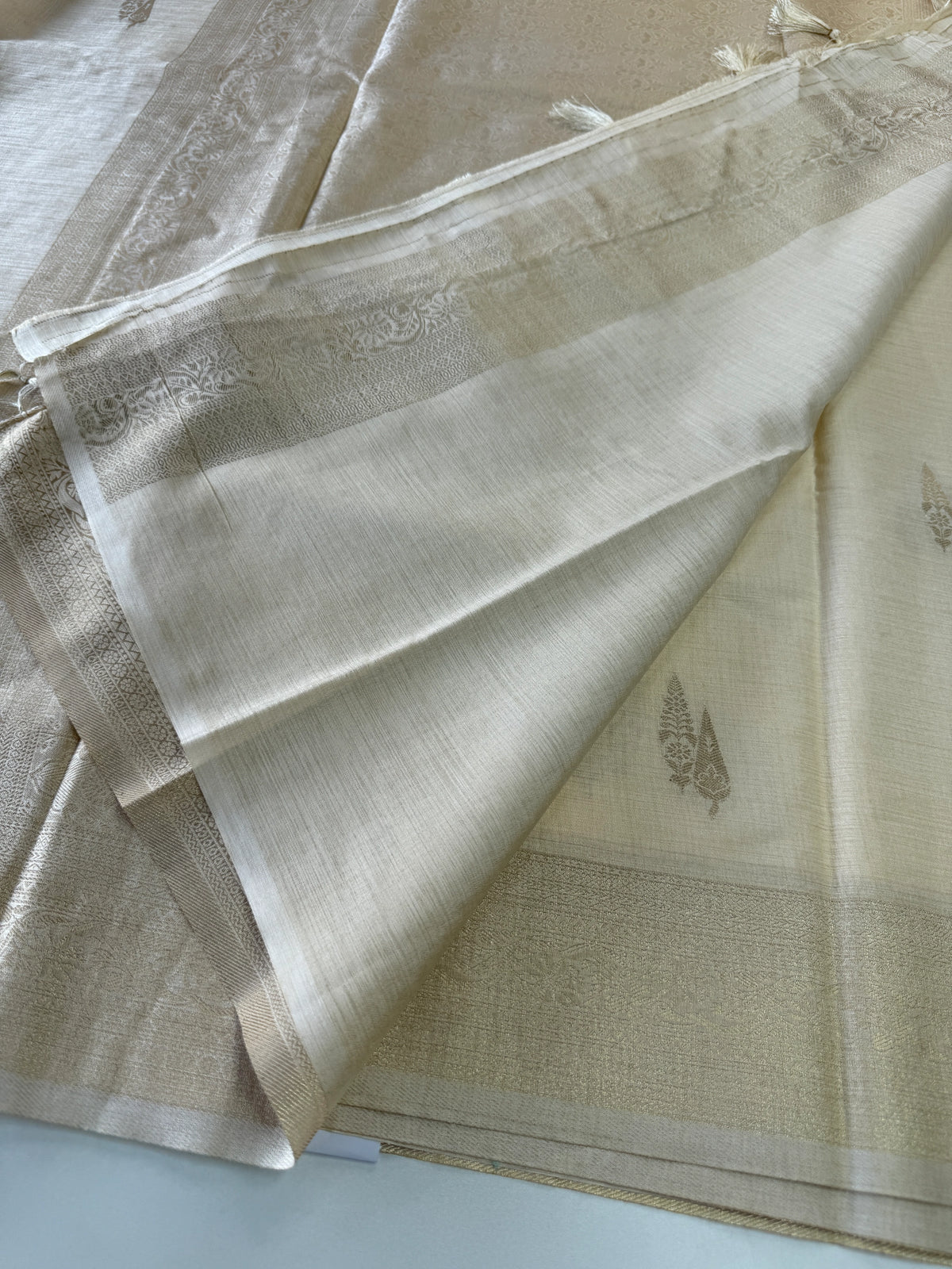 Semi silk Banarasi weaved saree/JFS55