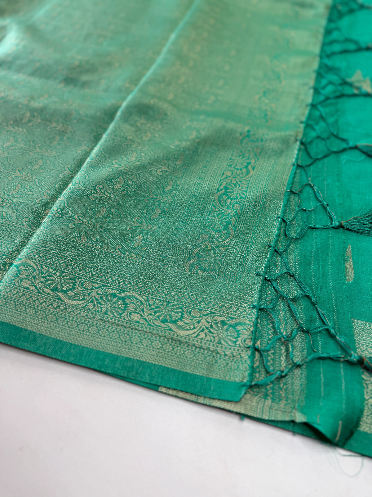 Semi silk Banarasi weaved saree/JFS55