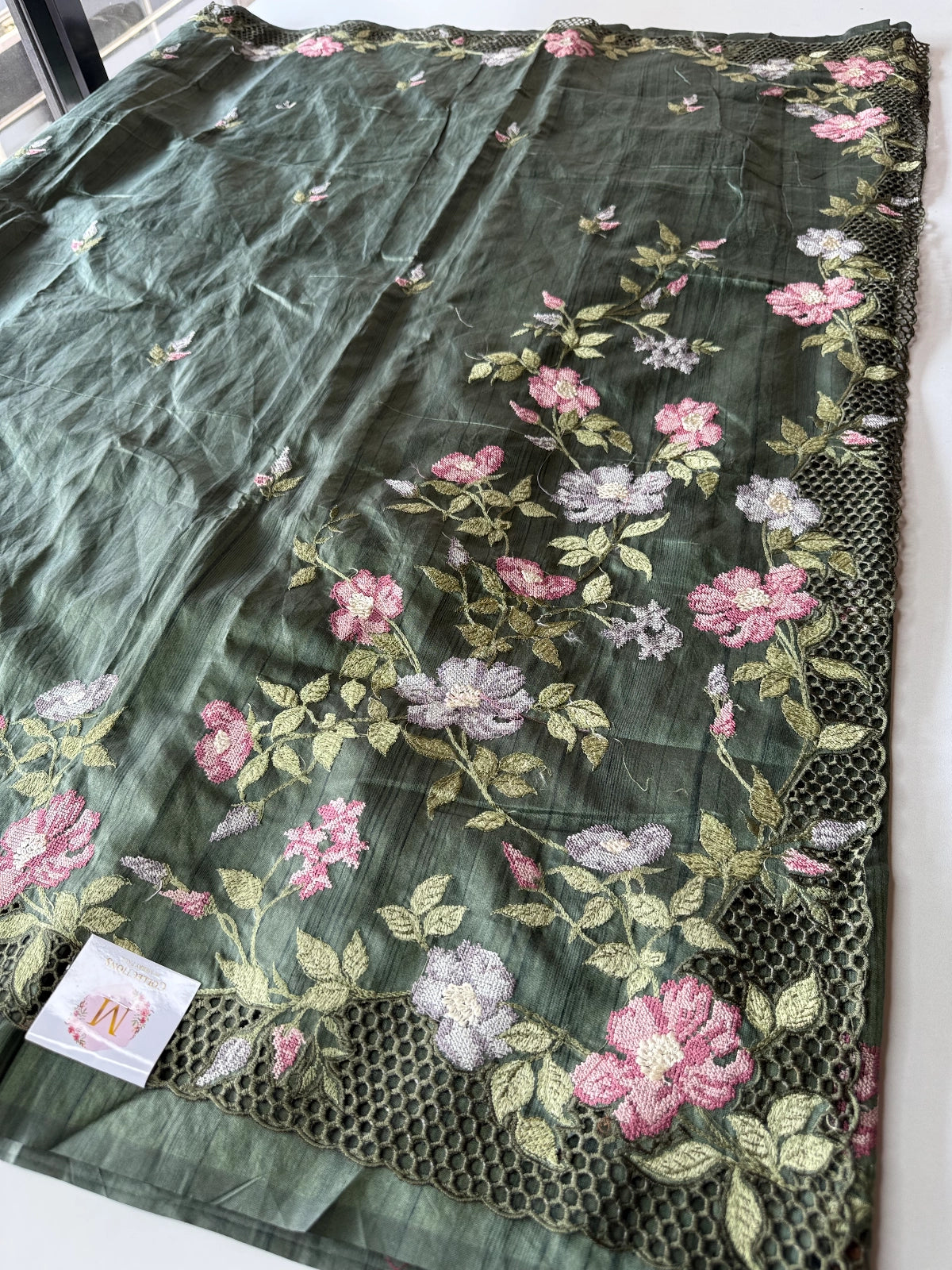 Semi Silk Saree / BL635