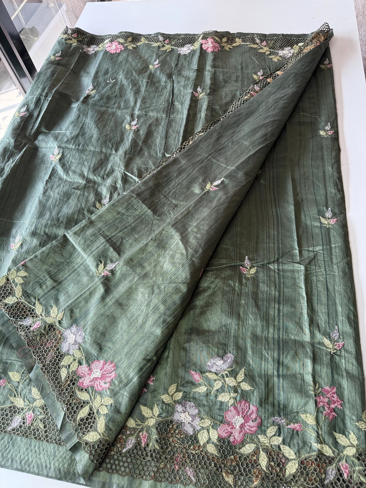 Semi Silk Saree / BL635