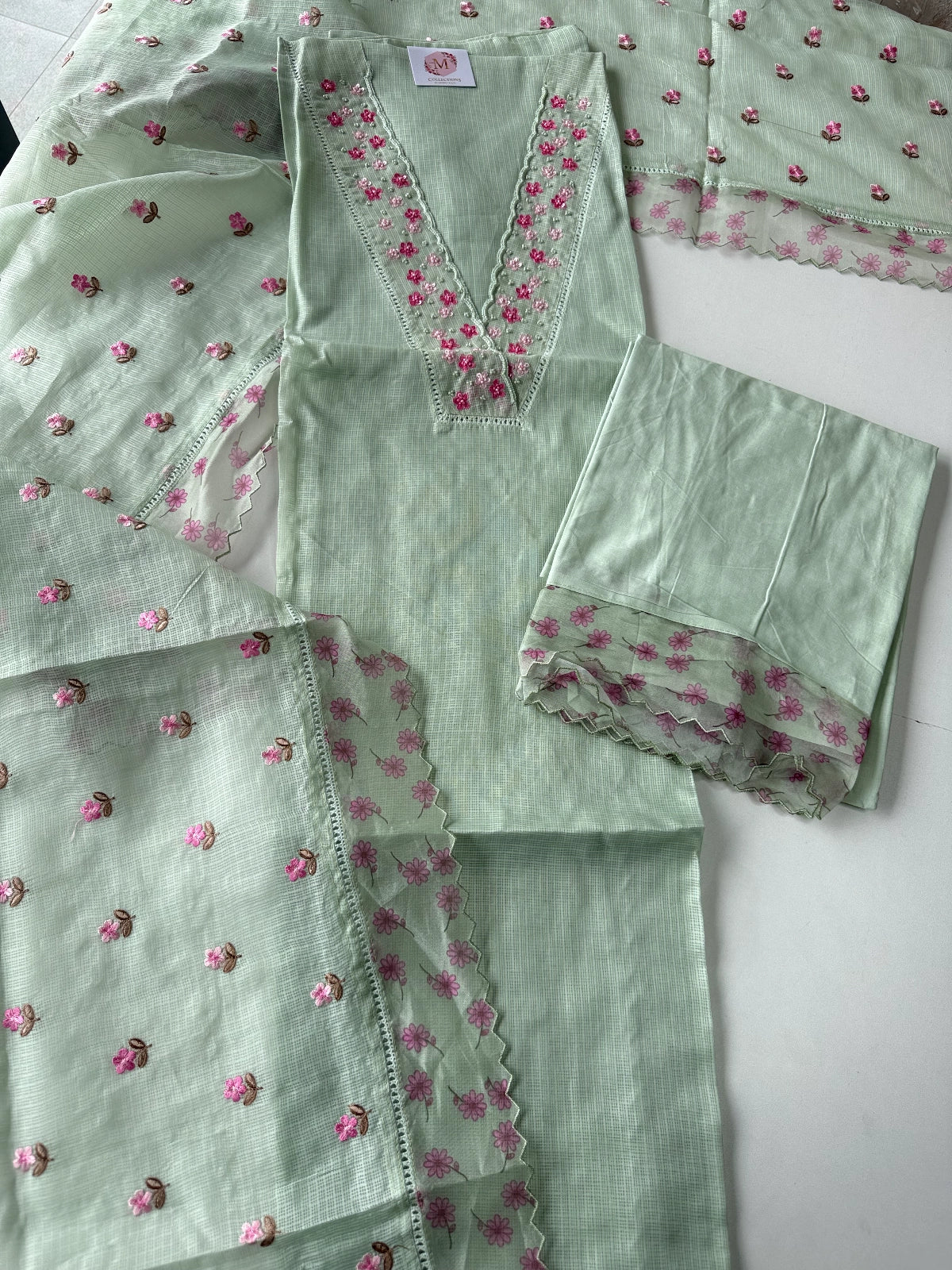 Silky kotta / U4877
