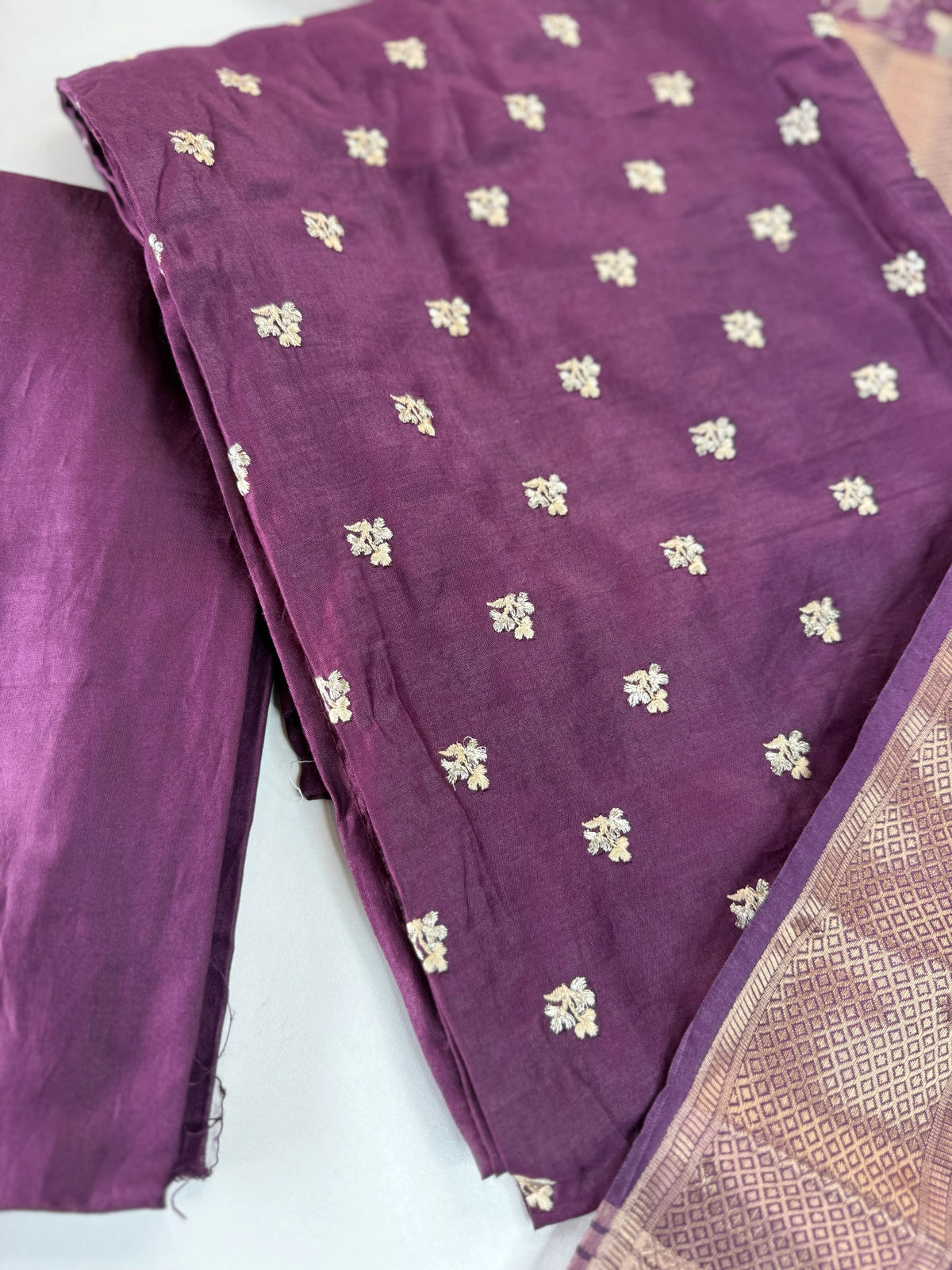 Unstitched salwar set in soft semi silk /U4664