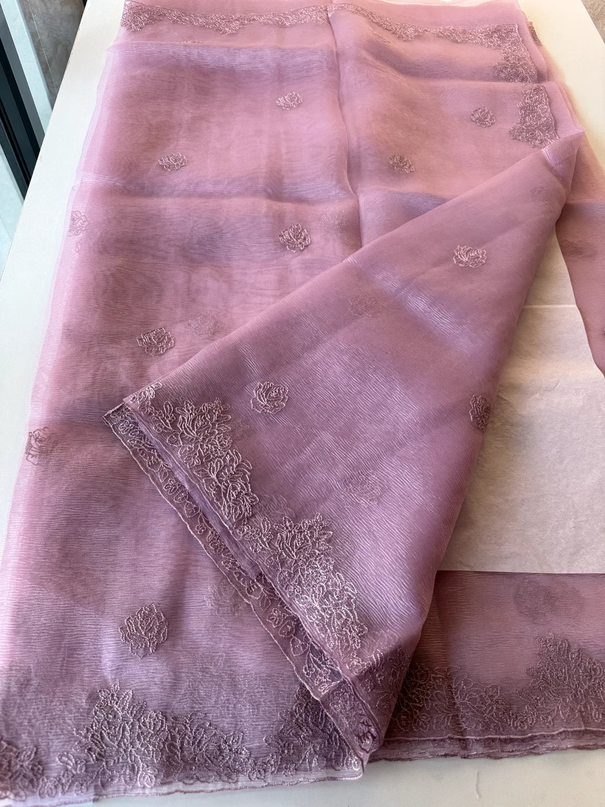 Crushed tissue with organza blend /CM051