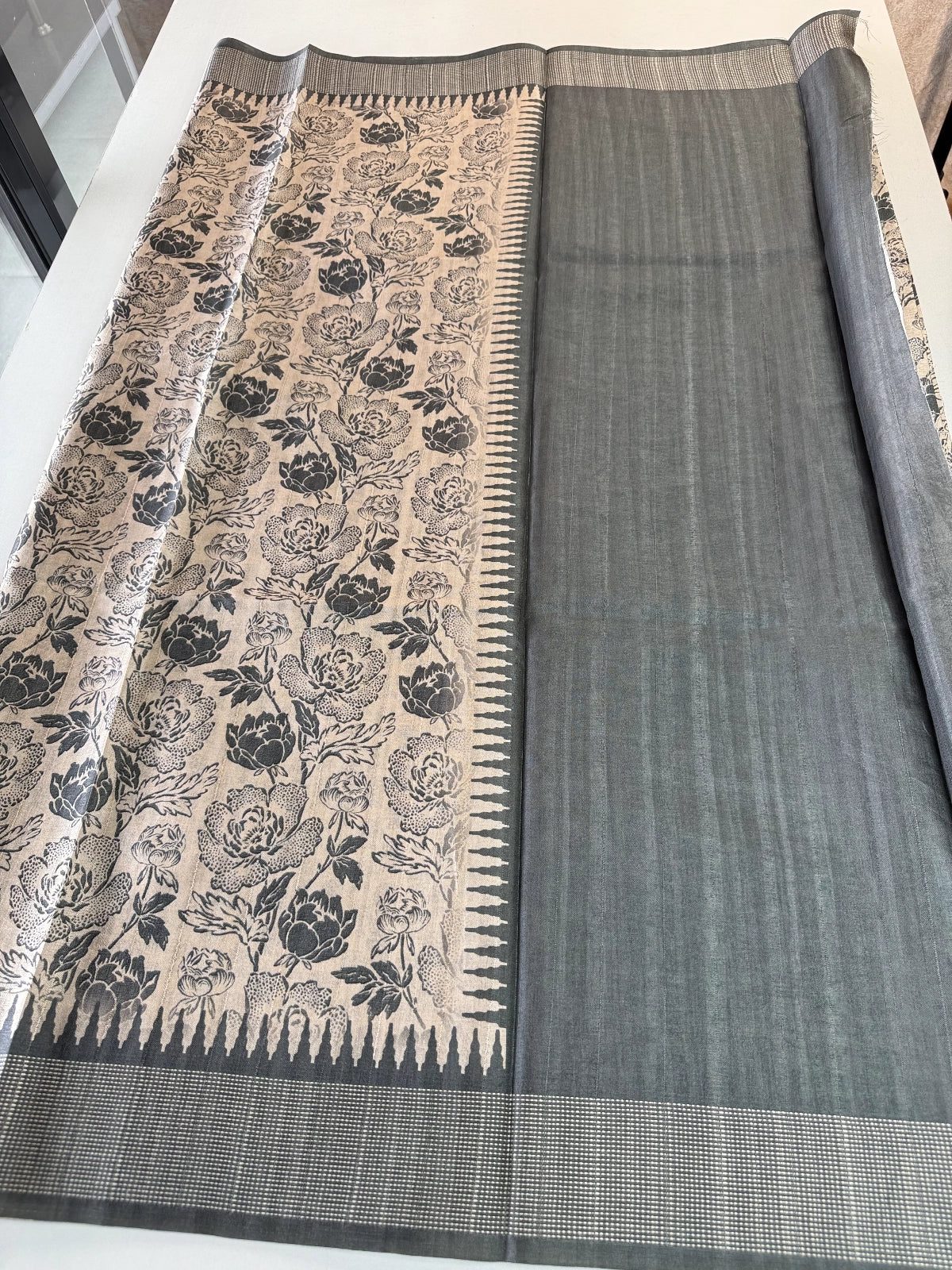 Semi Silk Saree / 1175
