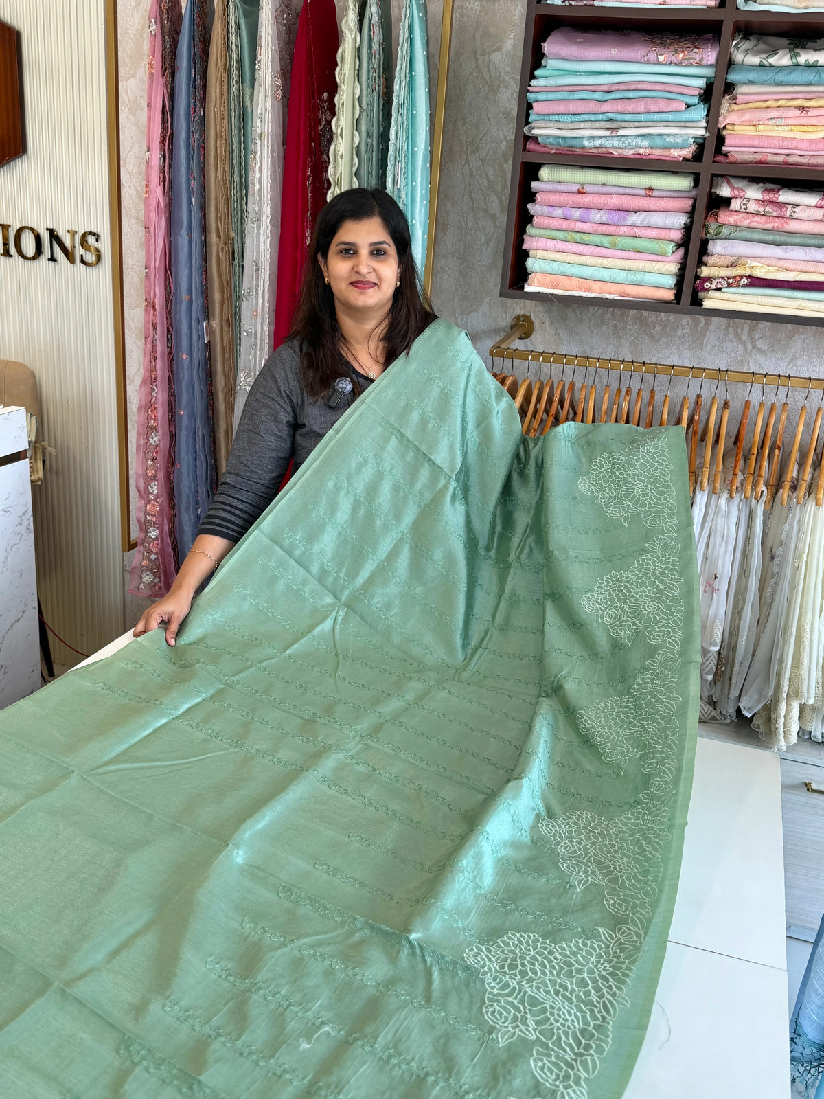 Semi silk finished saree/8065