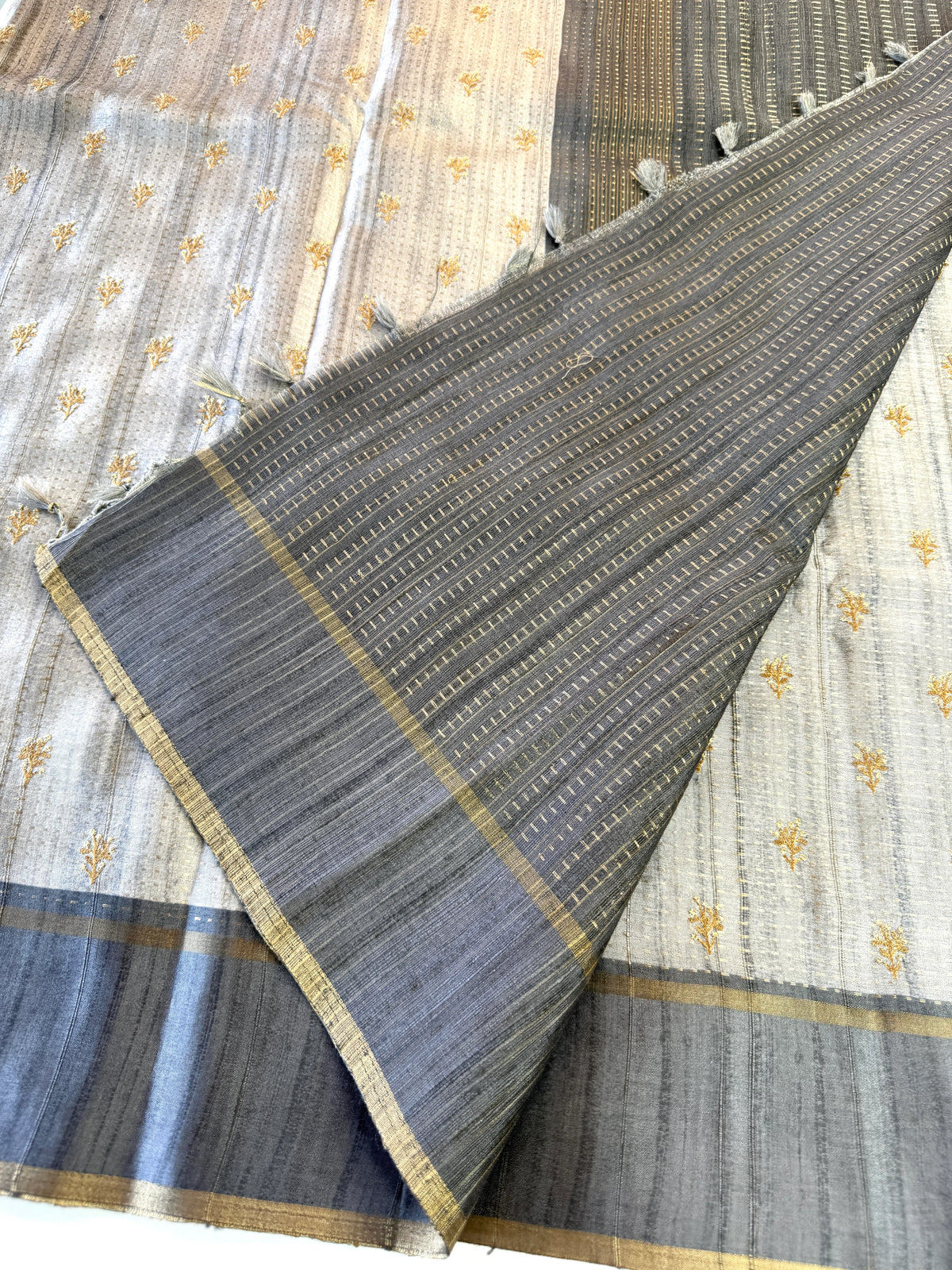 Semi Tussar saree/ D363