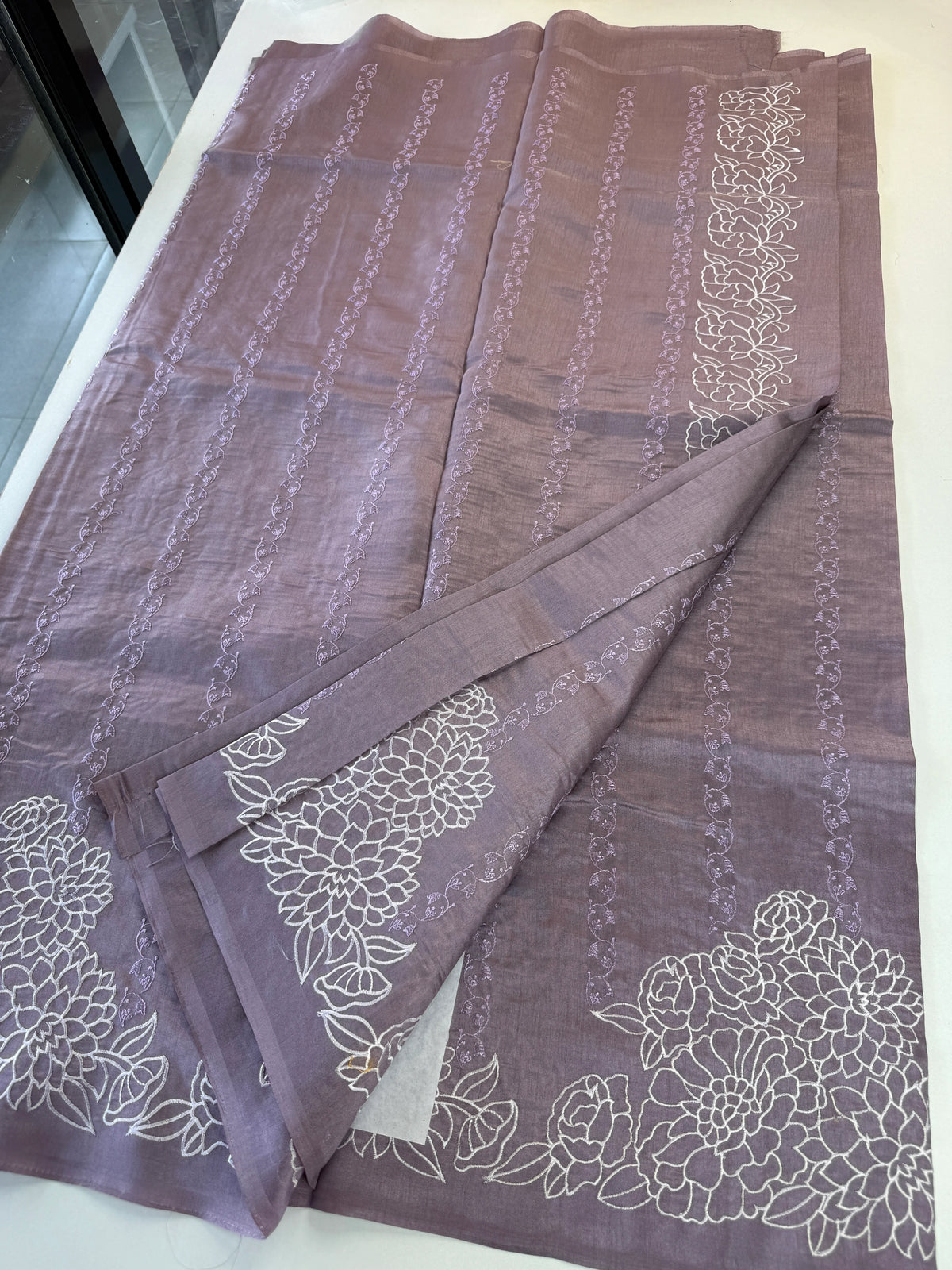 Semi silk finished saree/8065