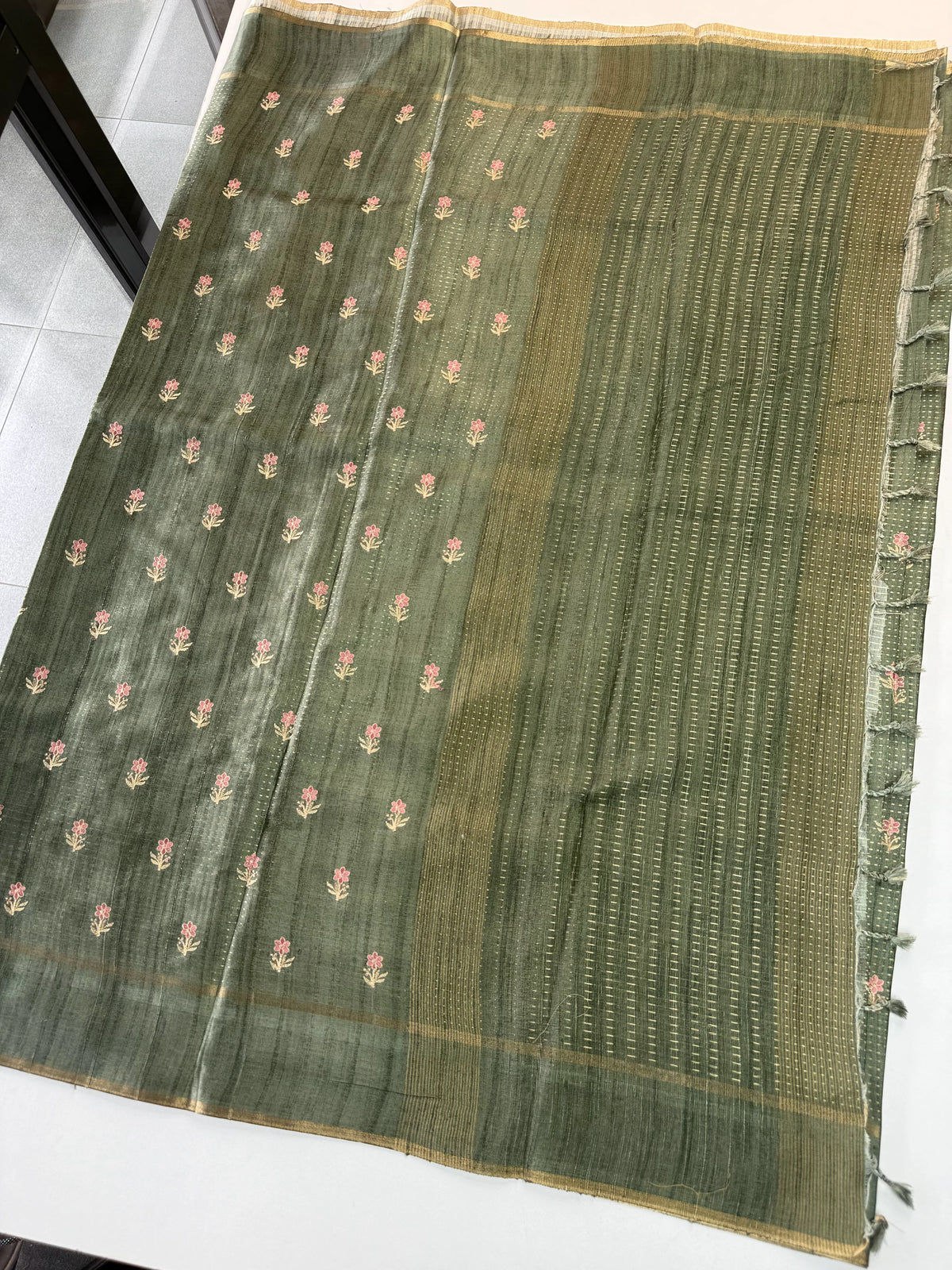 Soft semi Tussar / FG402
