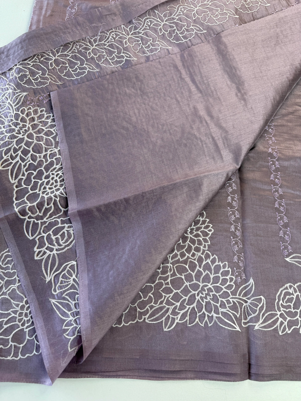 Semi silk finished saree/8065