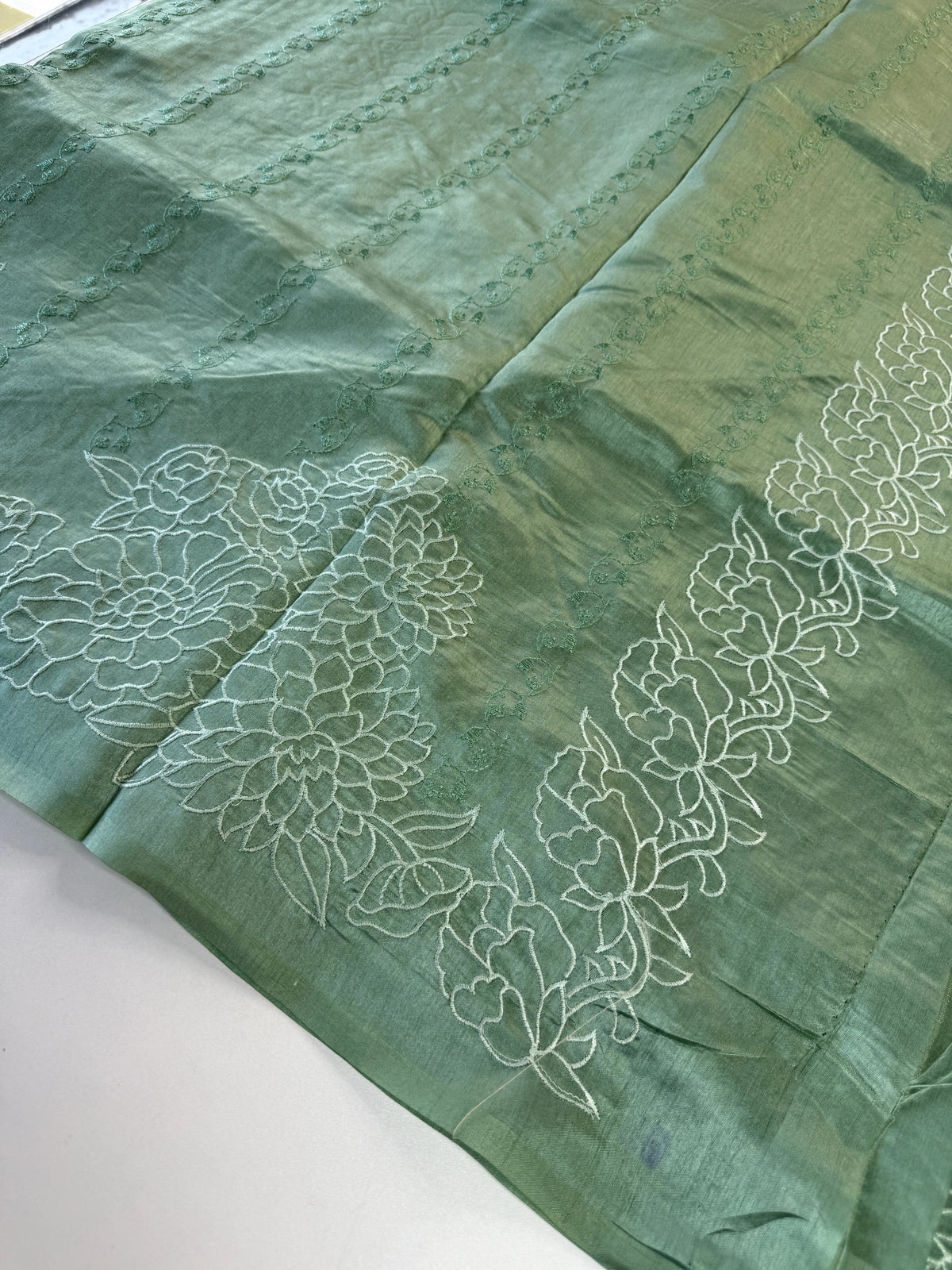 Semi silk finished saree/8065