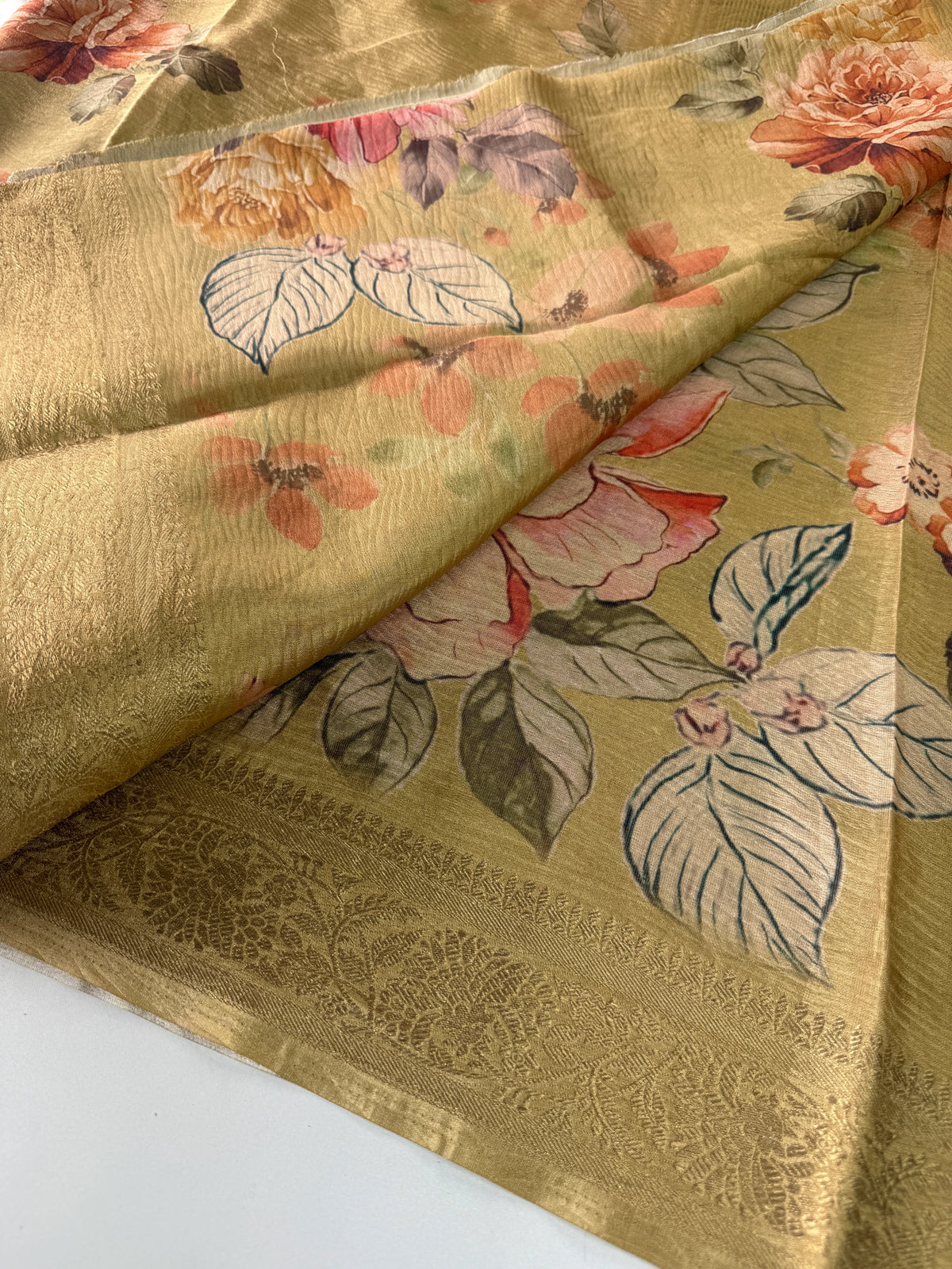 Flowy tissue saree / 229