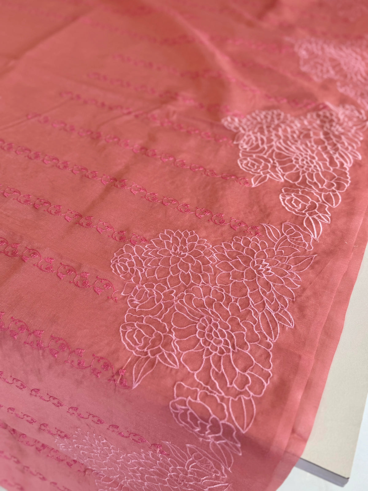 Semi silk finished saree/8065