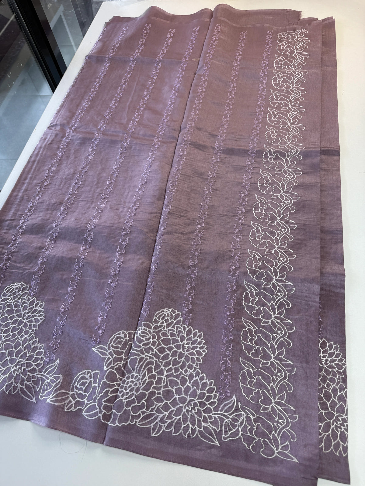 Semi silk finished saree/8065