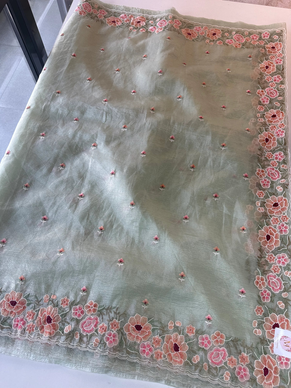 Platinum crushed Oragnza saree/BB519