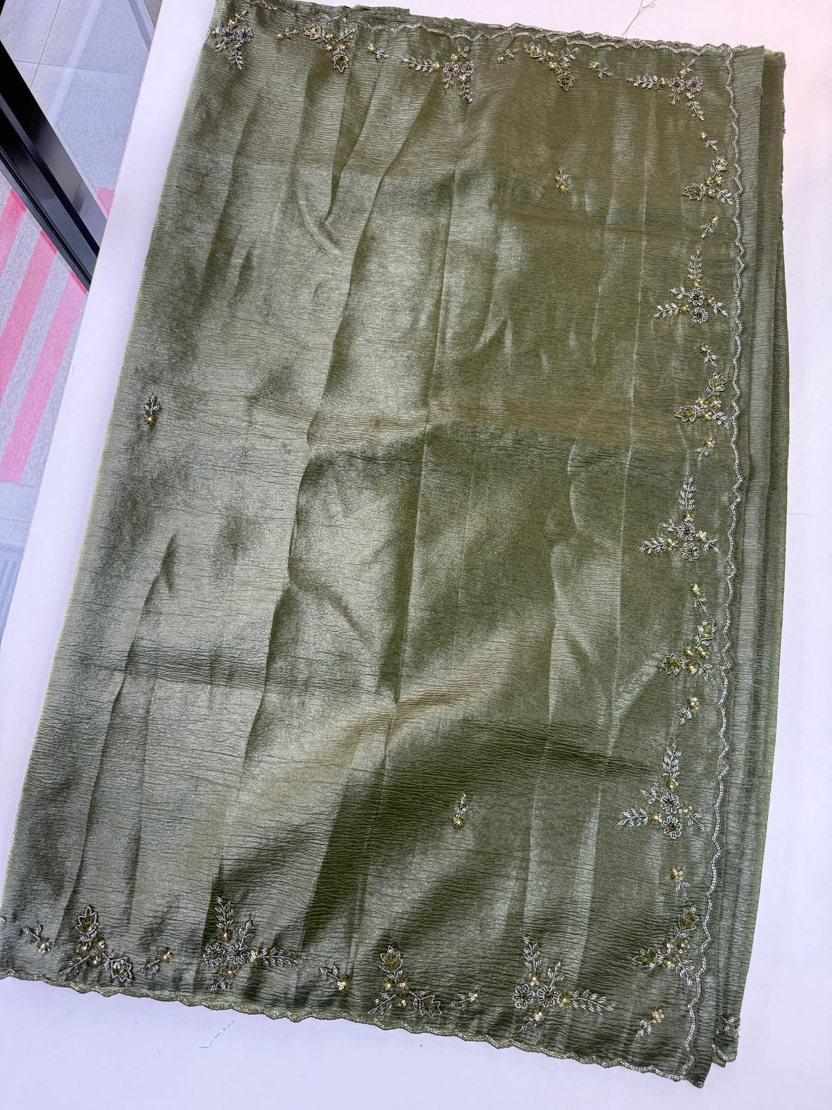 Crushed crape saree/HW324