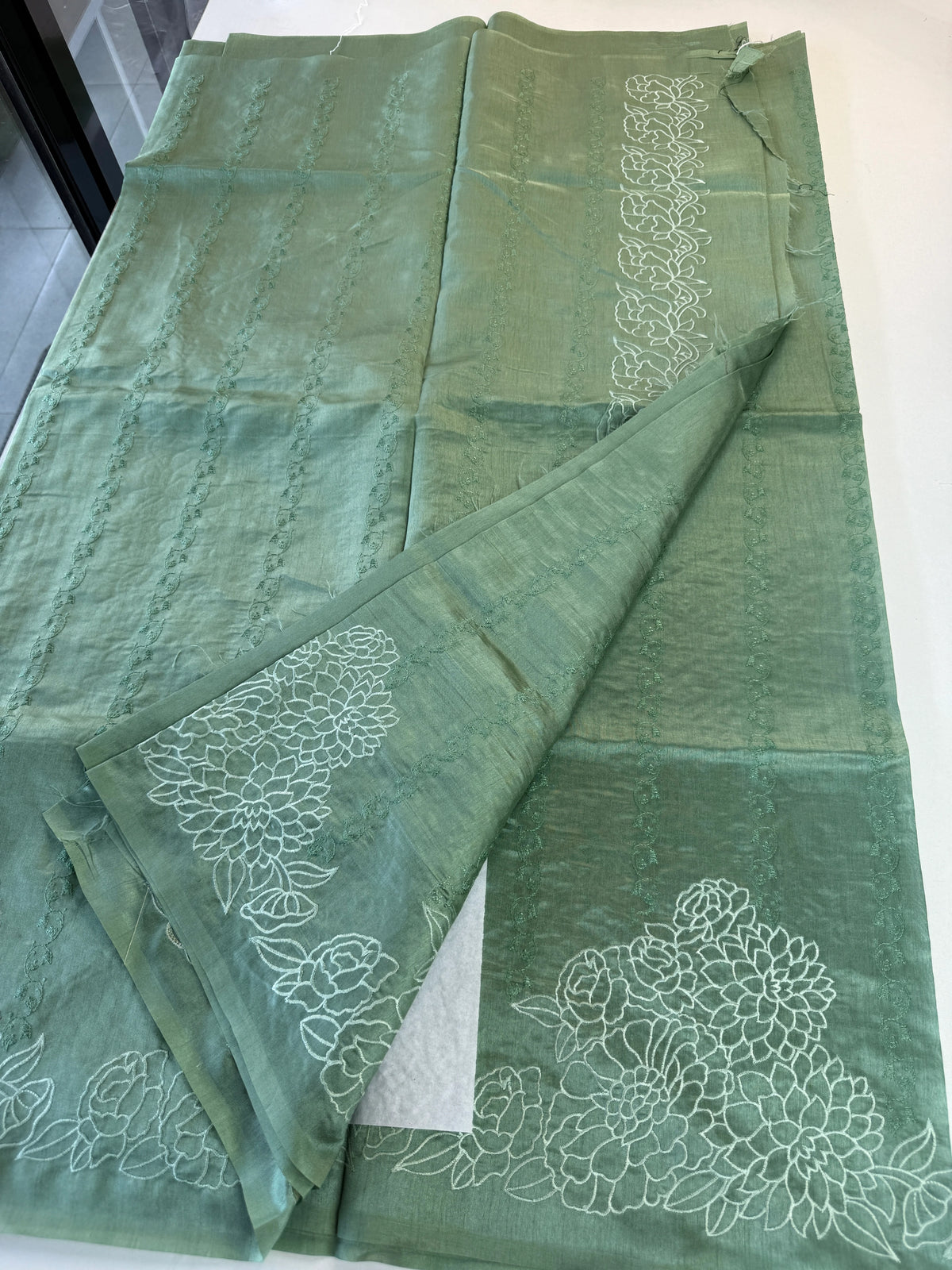 Semi silk finished saree/8065